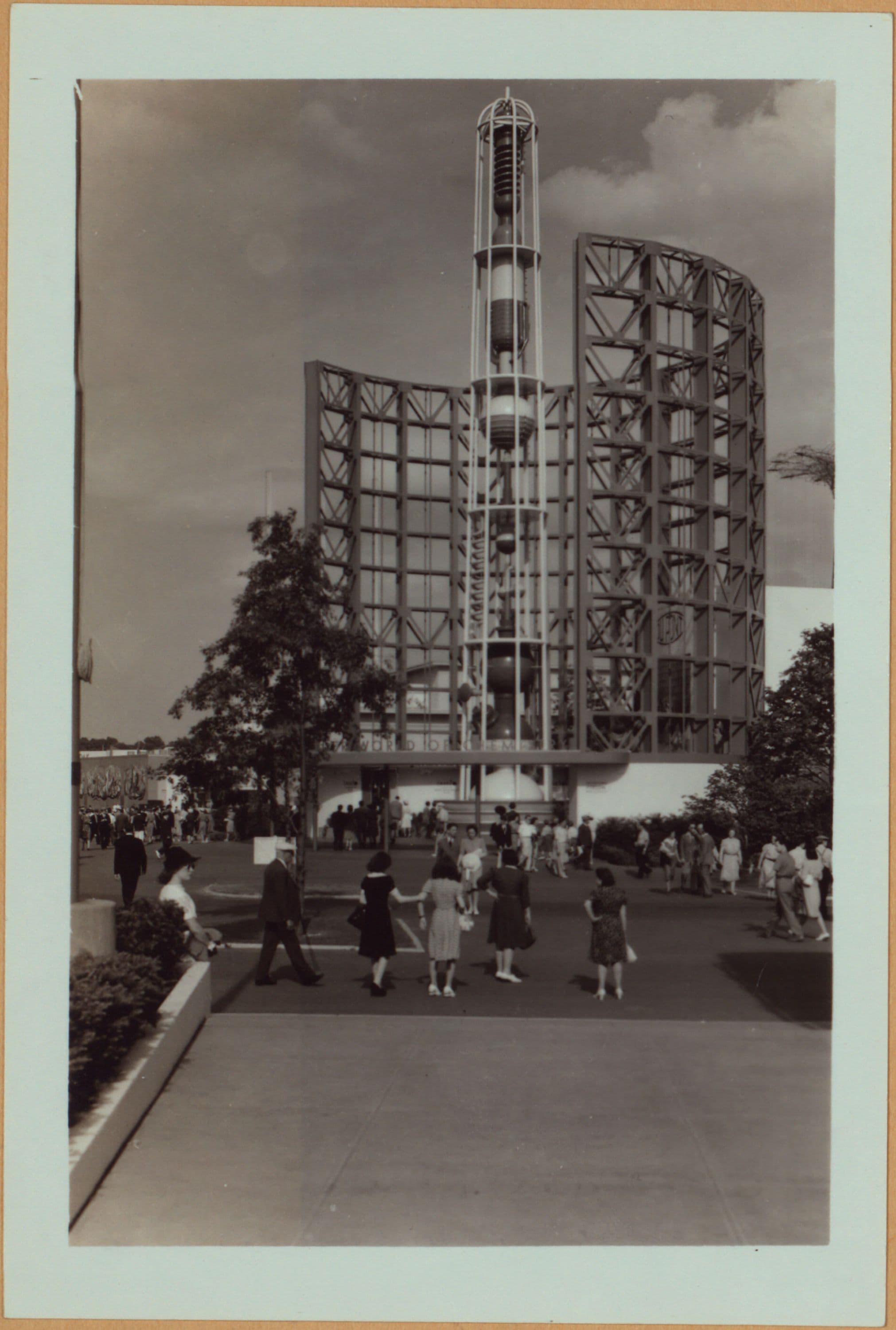 Queens: Flushing Meadow Park - New York World's Fair of 1939-40 - [Industrial exhibits.]