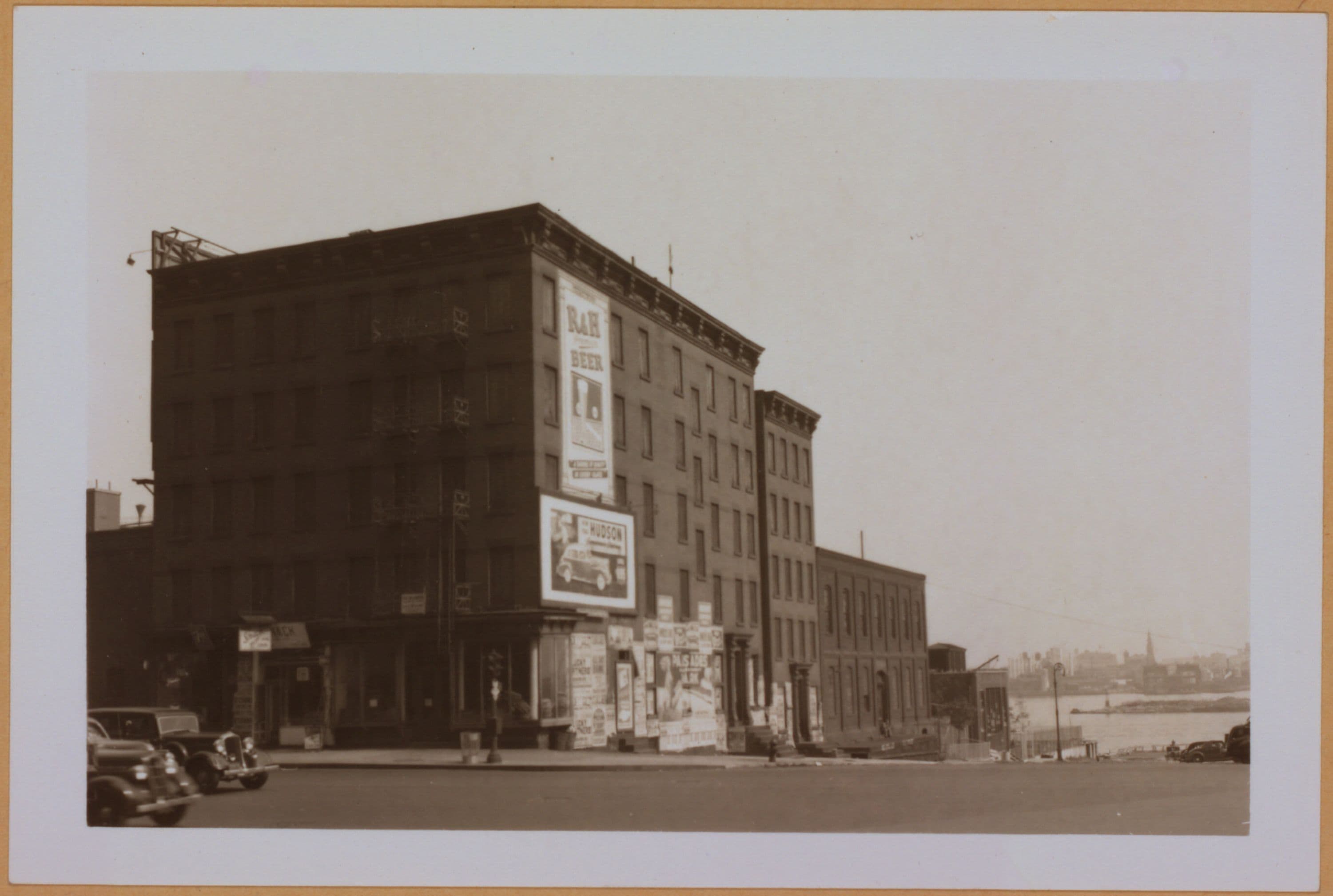 Manhattan: 42nd Street (East) - 1st Avenue