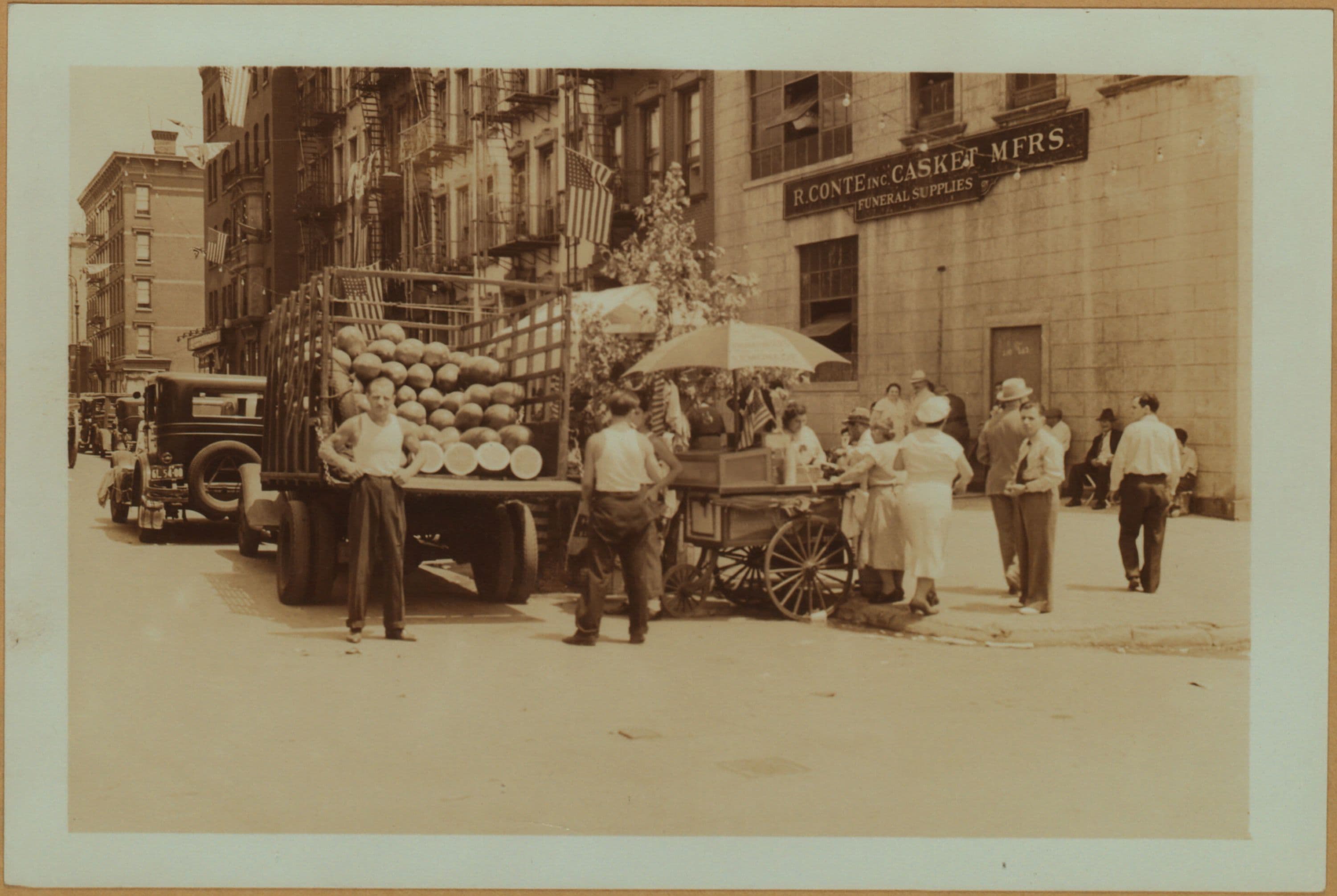 Occupations - Peddlers - Food - Fruit.