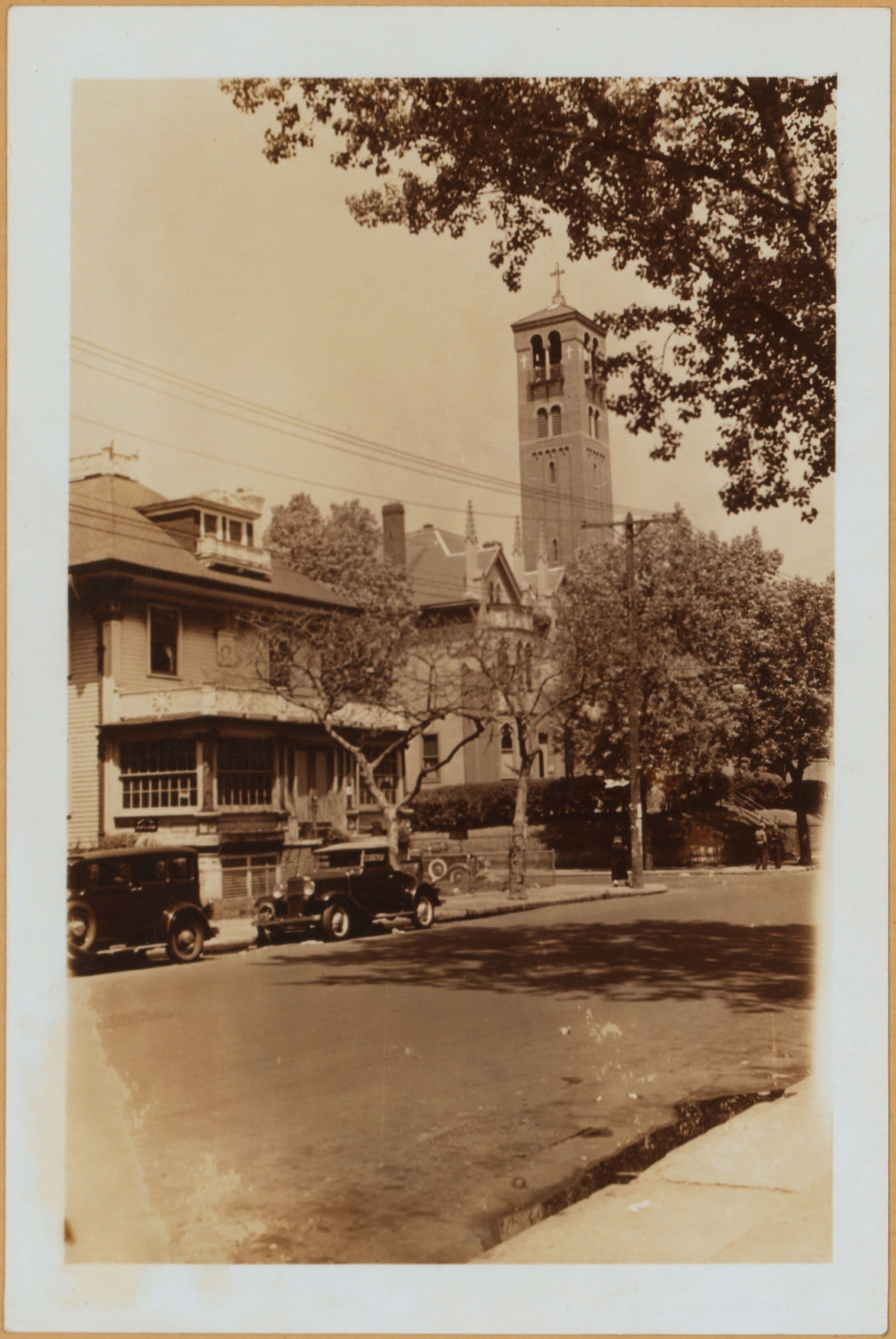 Brooklyn: Mermaid Avenue - 19th Street (West)