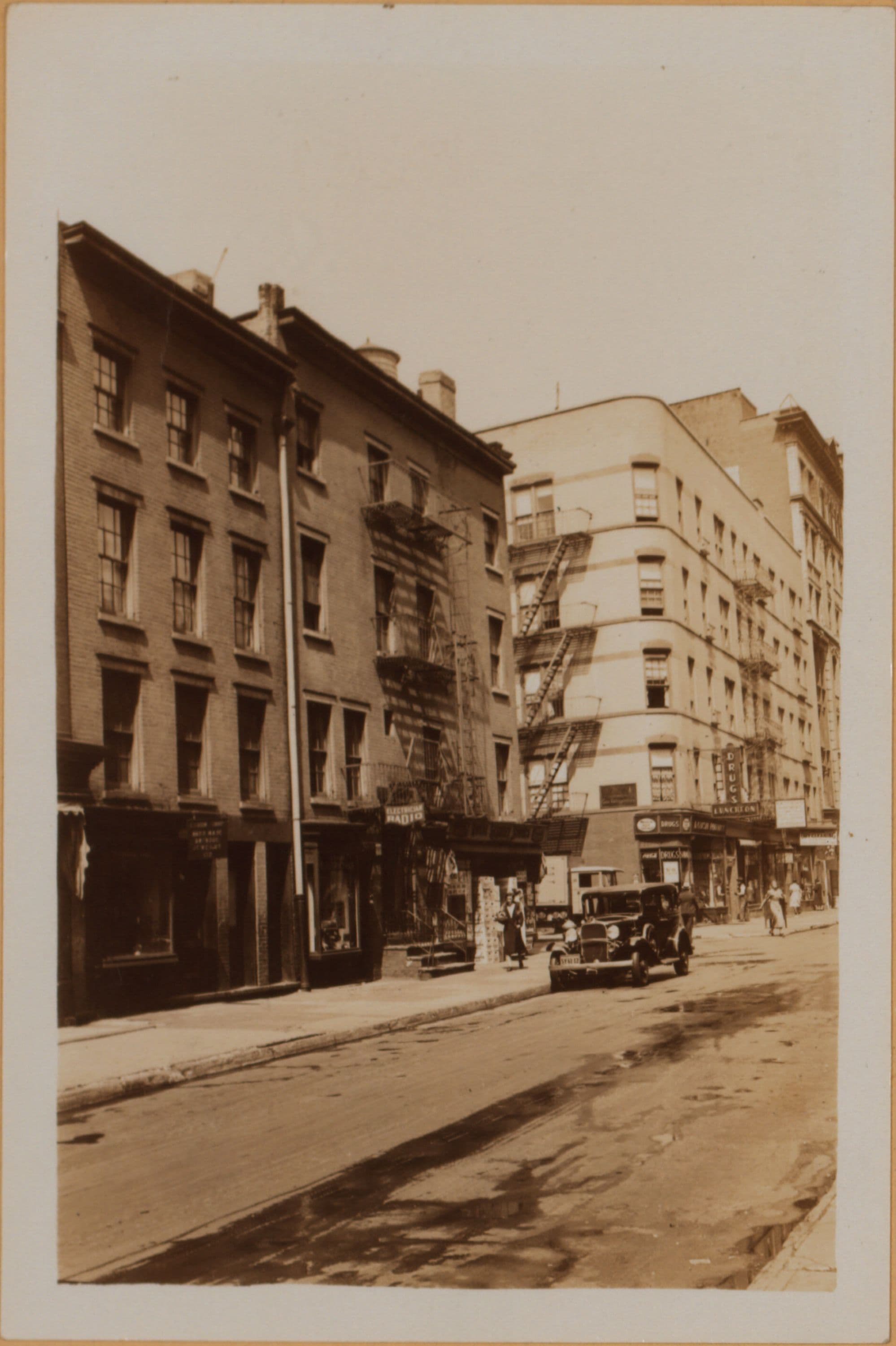 Manhattan: 4th Street (West) - 6th Avenue