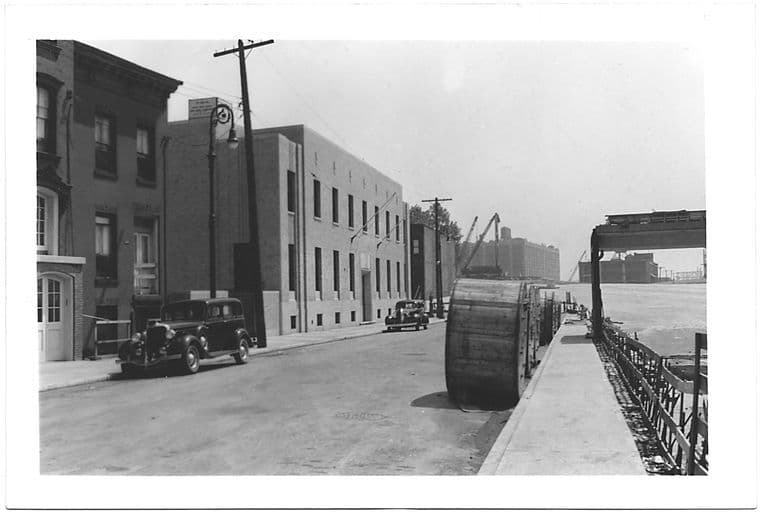 38th Street at, to , Queens