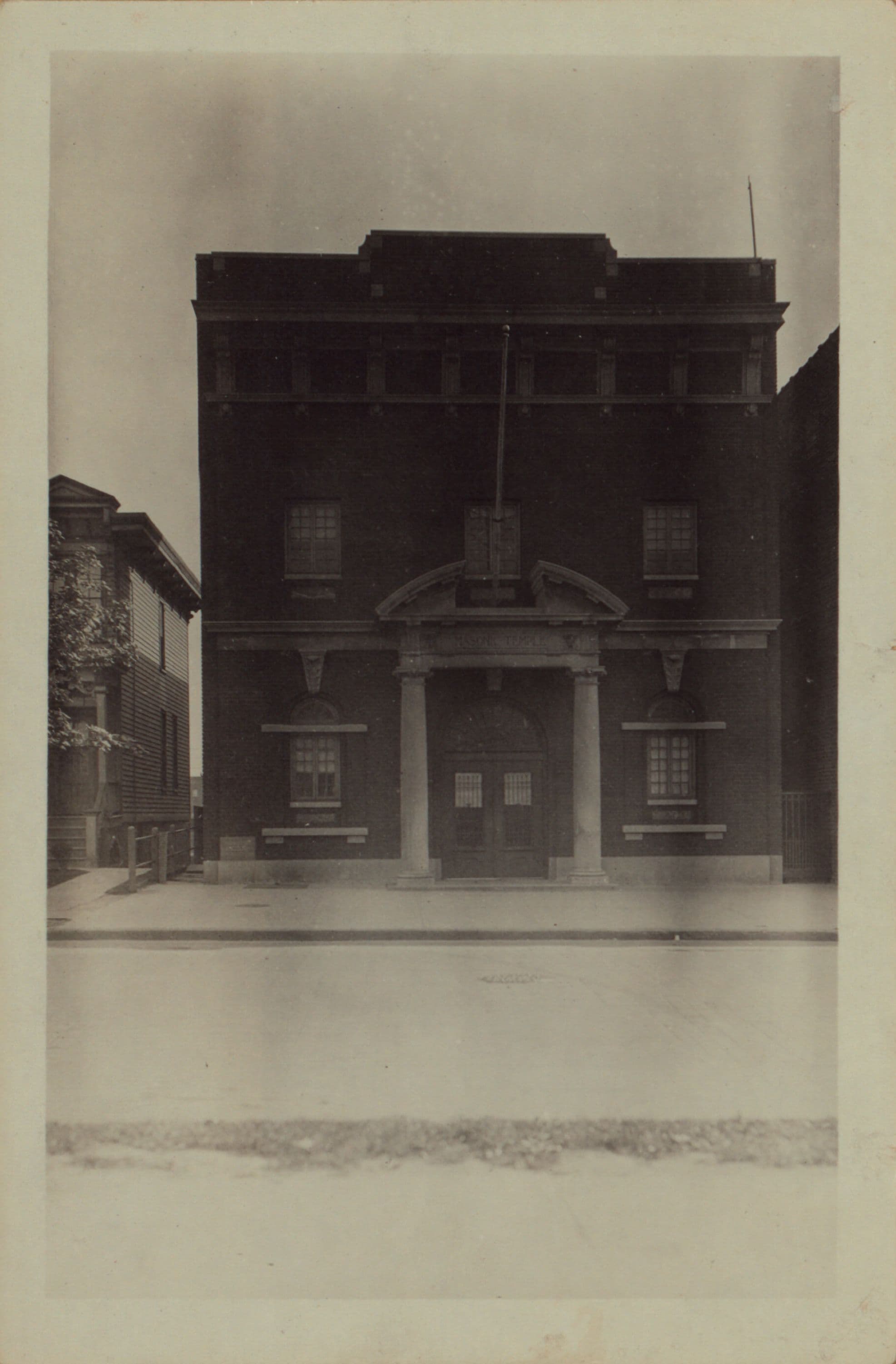 Queens: 30th Avenue - 21st Street