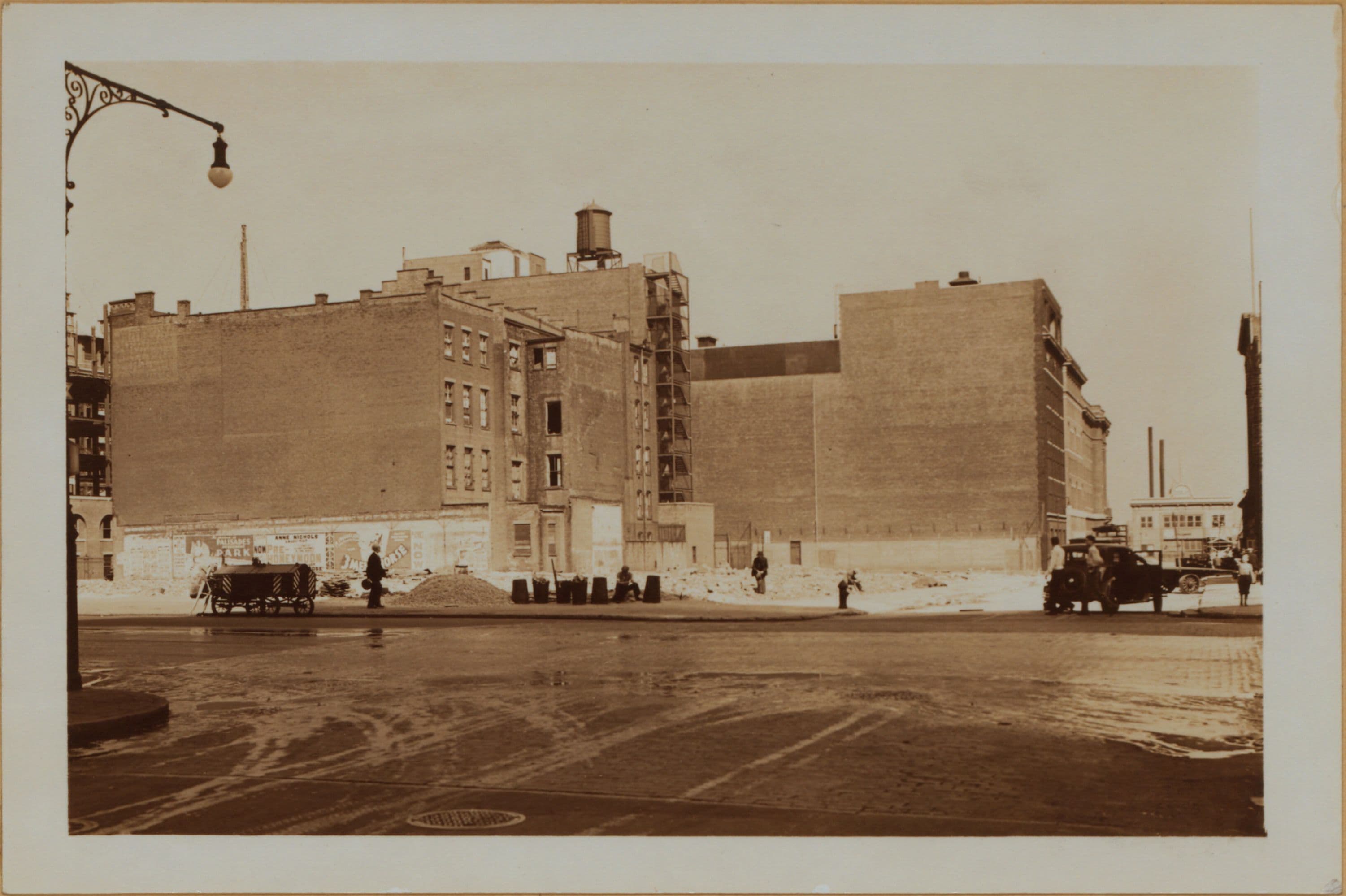 Manhattan: 1st Ave. - 25th St. E.