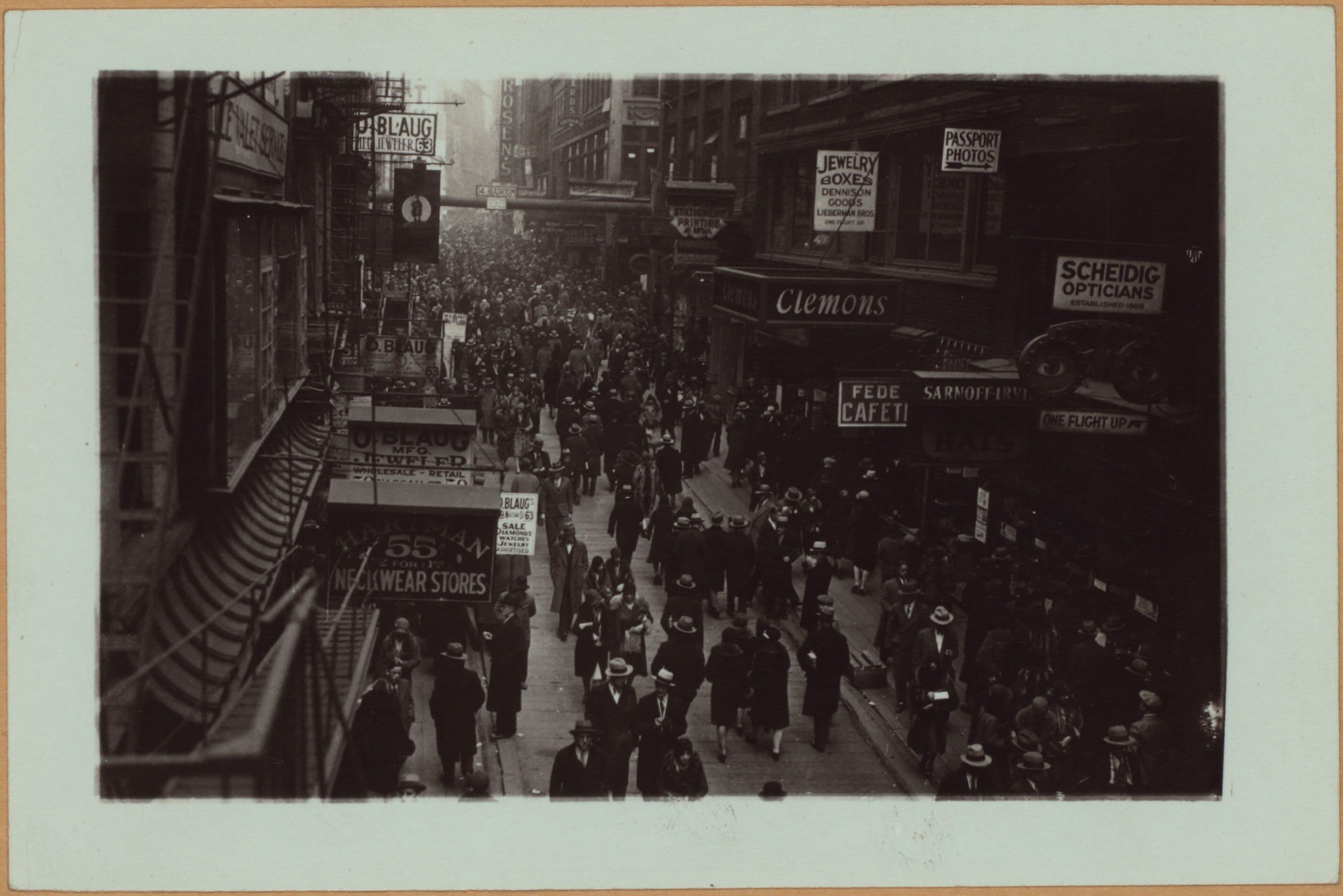 Manhattan: Nassau Street - Maiden Lane, 1935