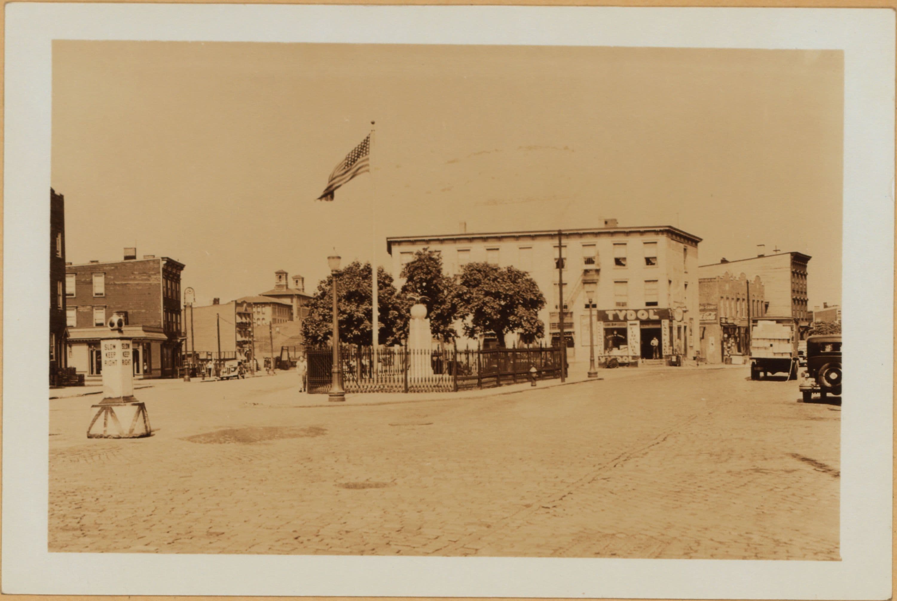 Brooklyn: Metropolitan Avenue - Maspeth Avenue