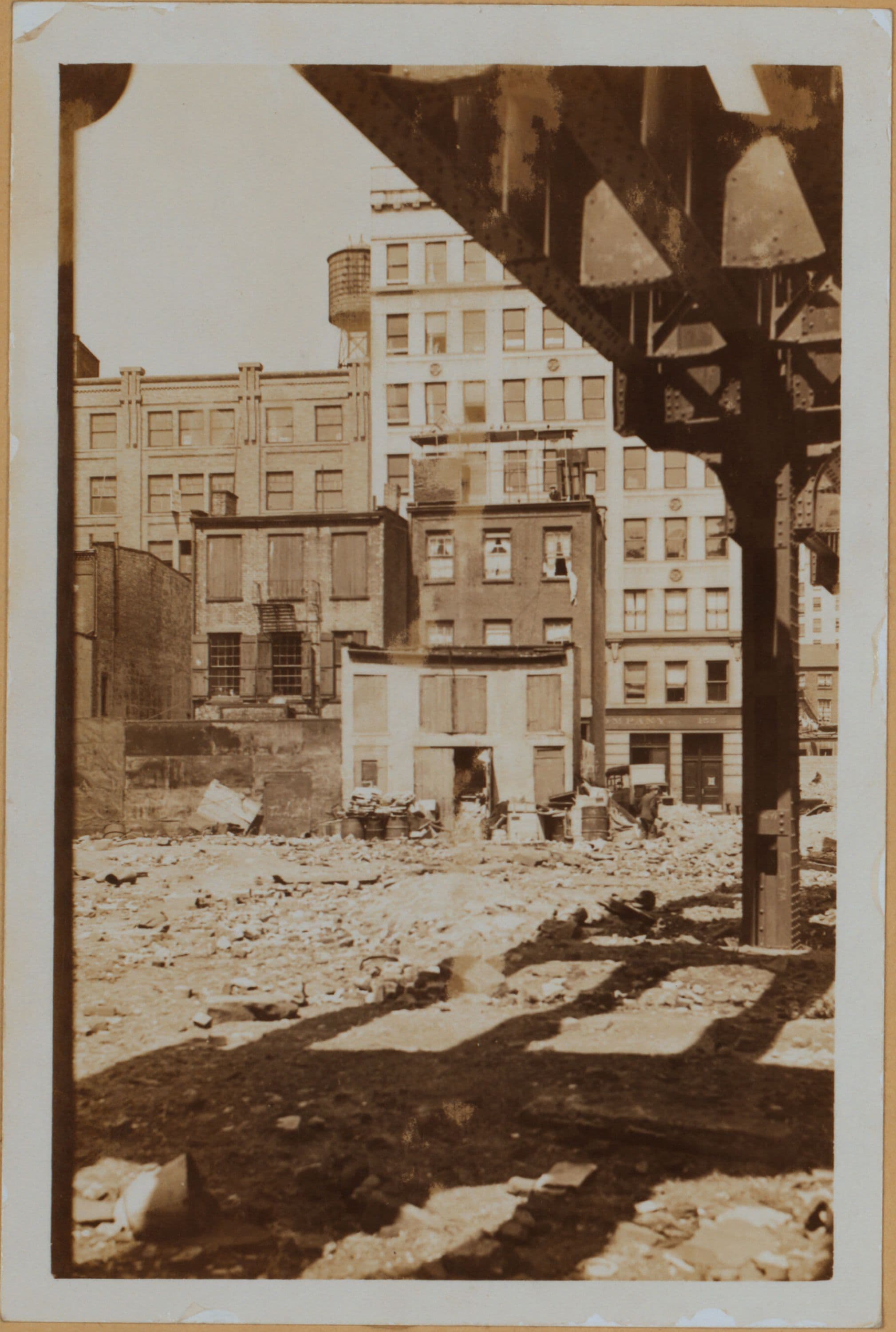 Manhattan: Charles Lane - Washington Street