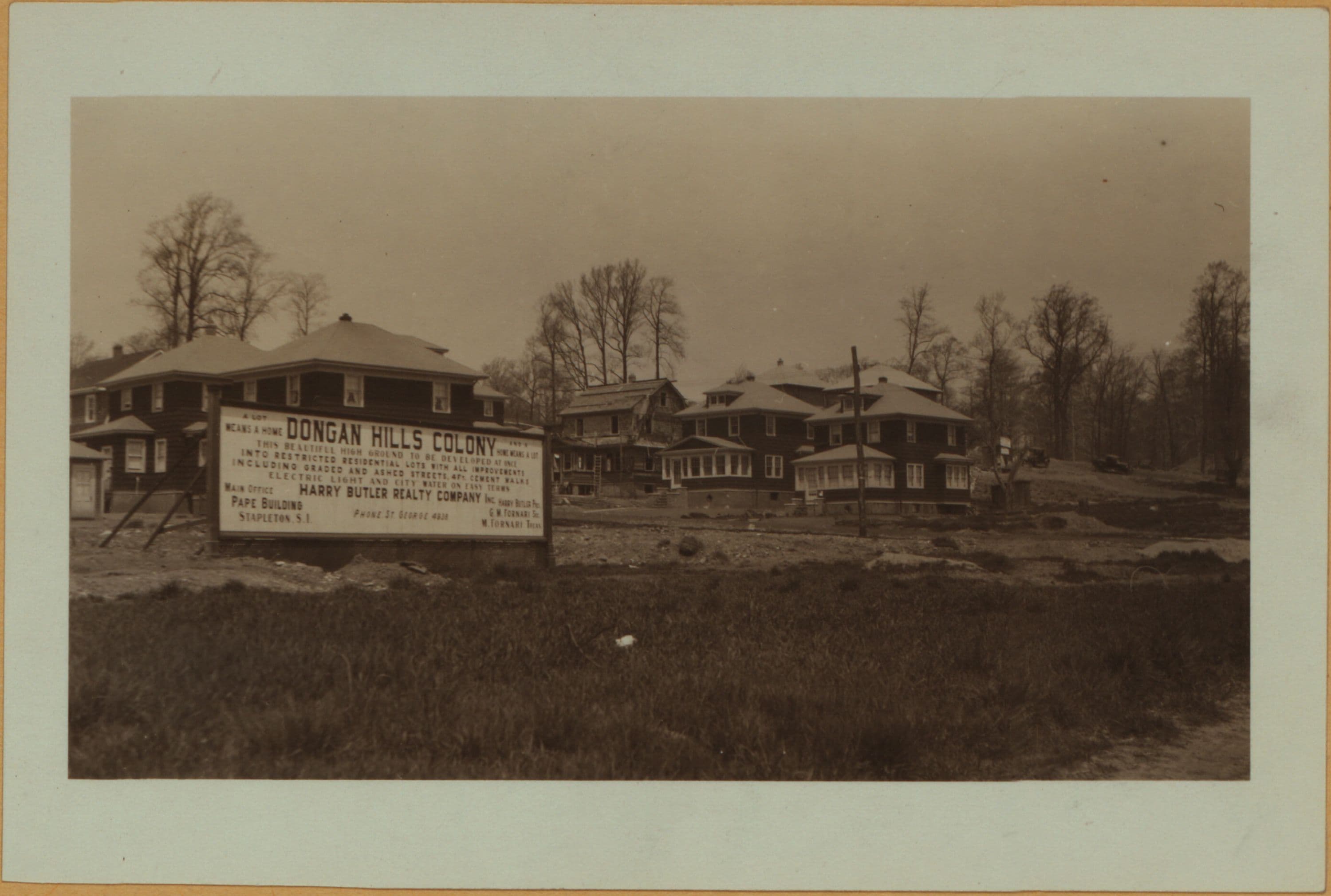 Richmond: [Staten Island] - Richmond Road (West) - Forest Road.