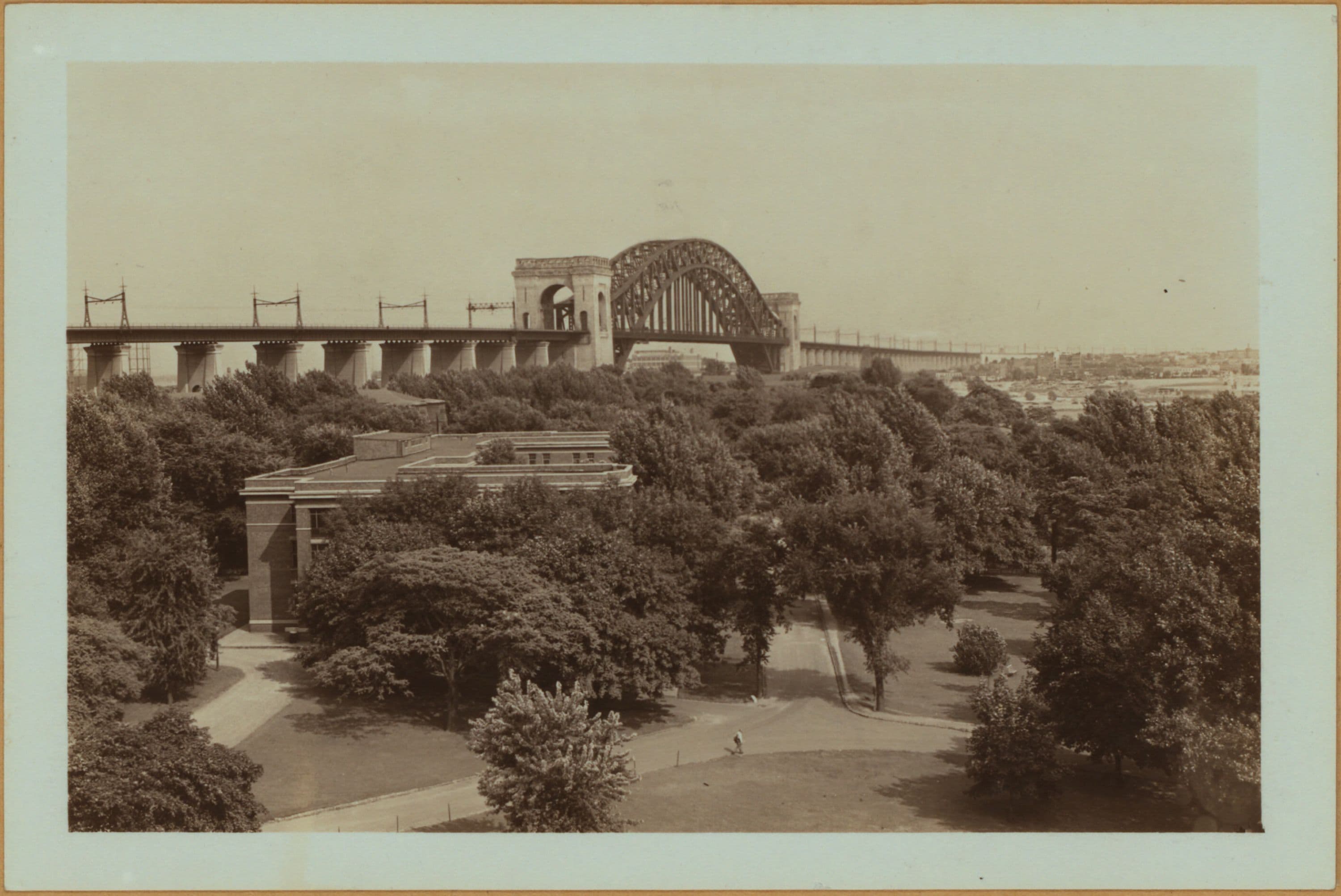 Bridges - Hell Gate Bridge - [The bridge begins at Port Norris, Bronx, spanning Ward's and Randall's Islands, to Astoria, Queens.]