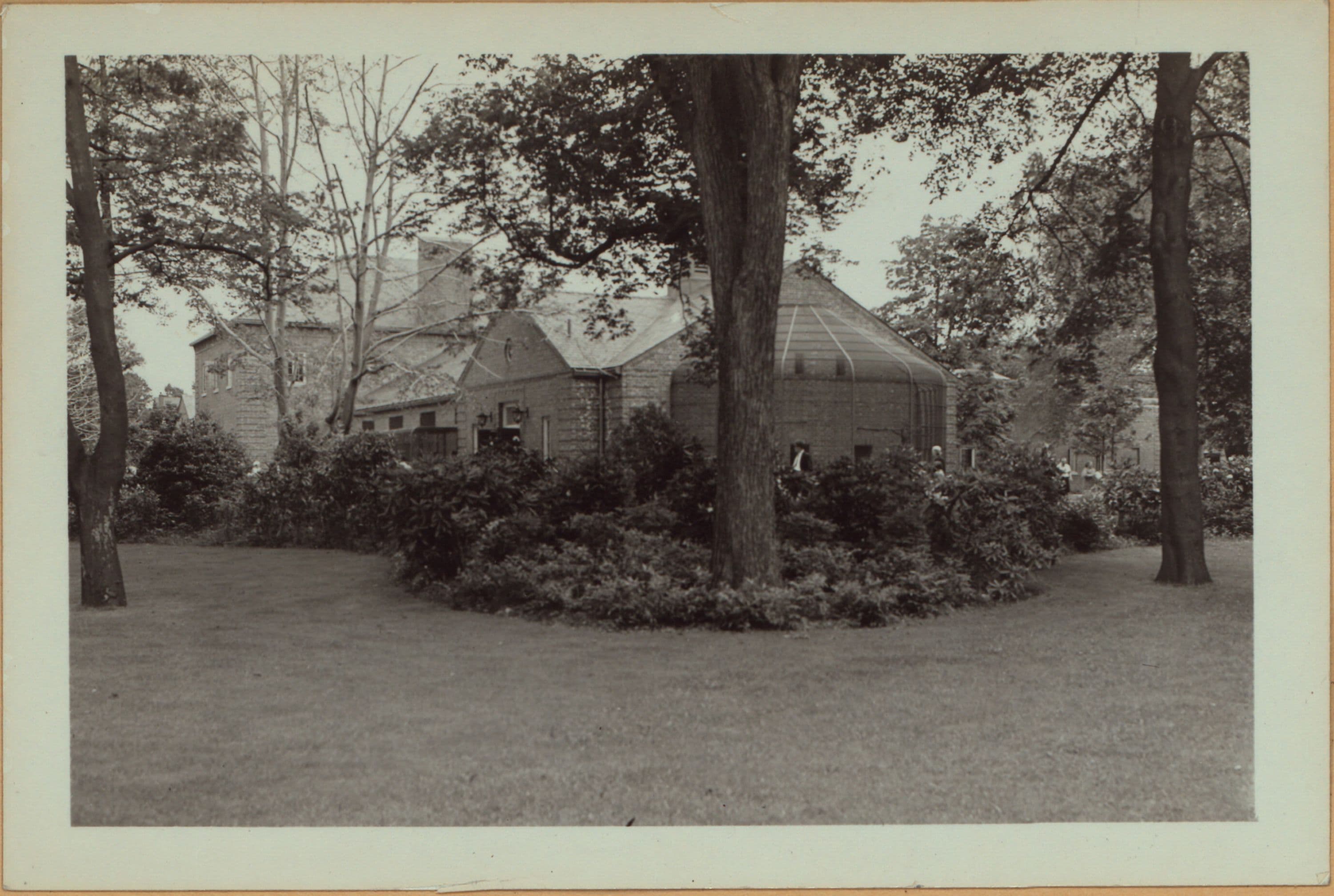 Richmond: Barrett Park - [Barrett Park Menagerie.], 1937
