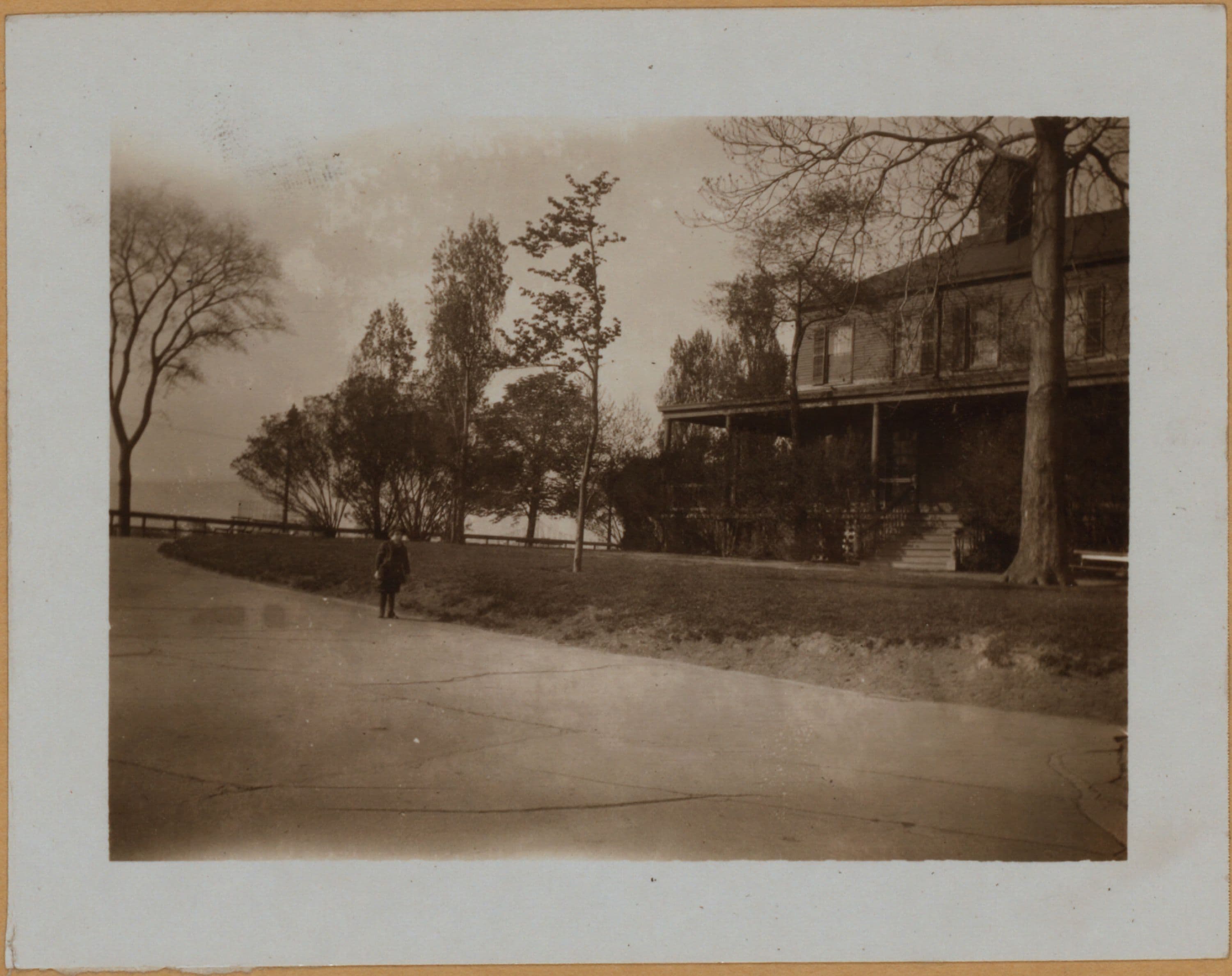 Manhattan: Carl Schurz Park - Gracie Mansion.