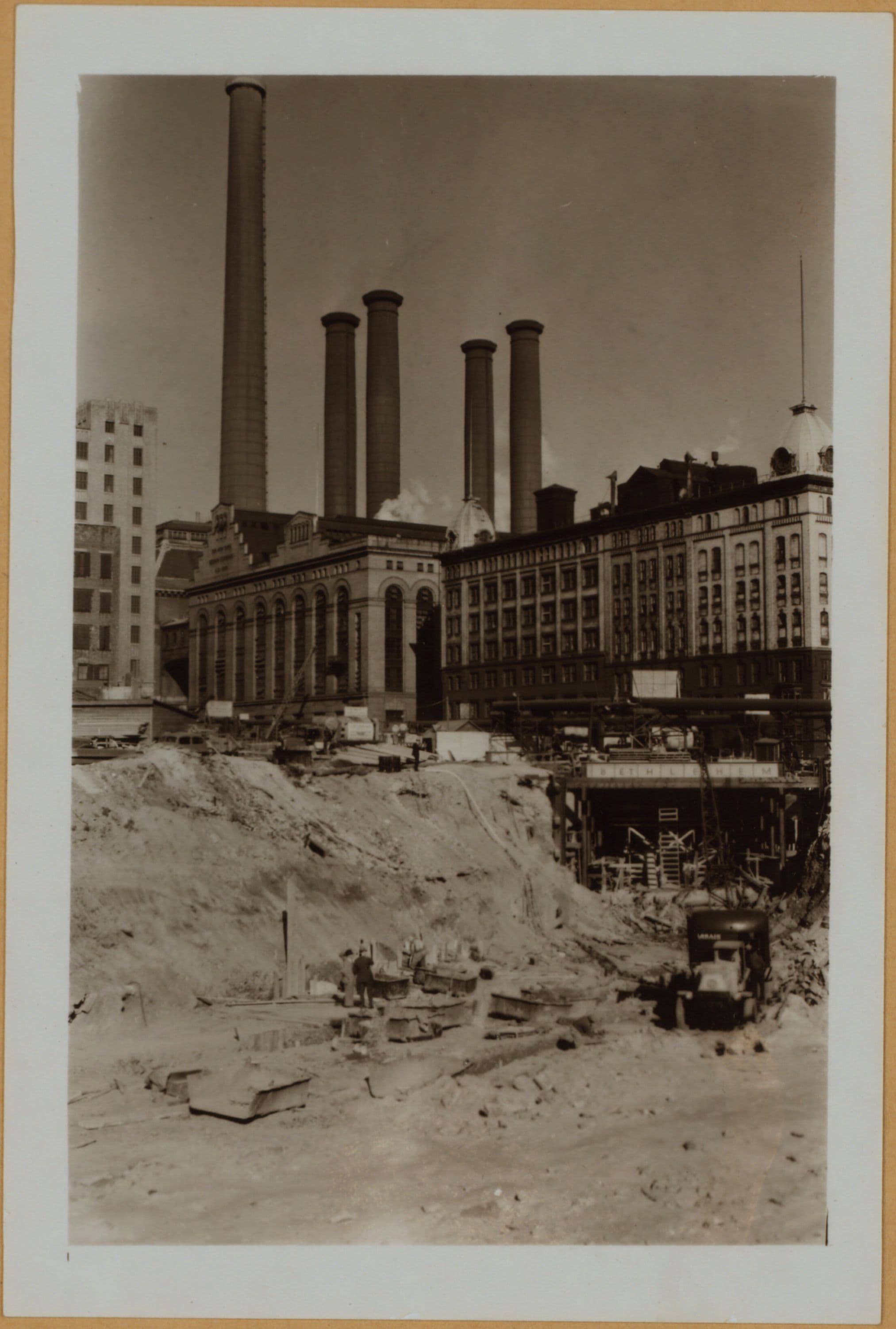 Manhattan: 1st Ave. - 37th St. E.
