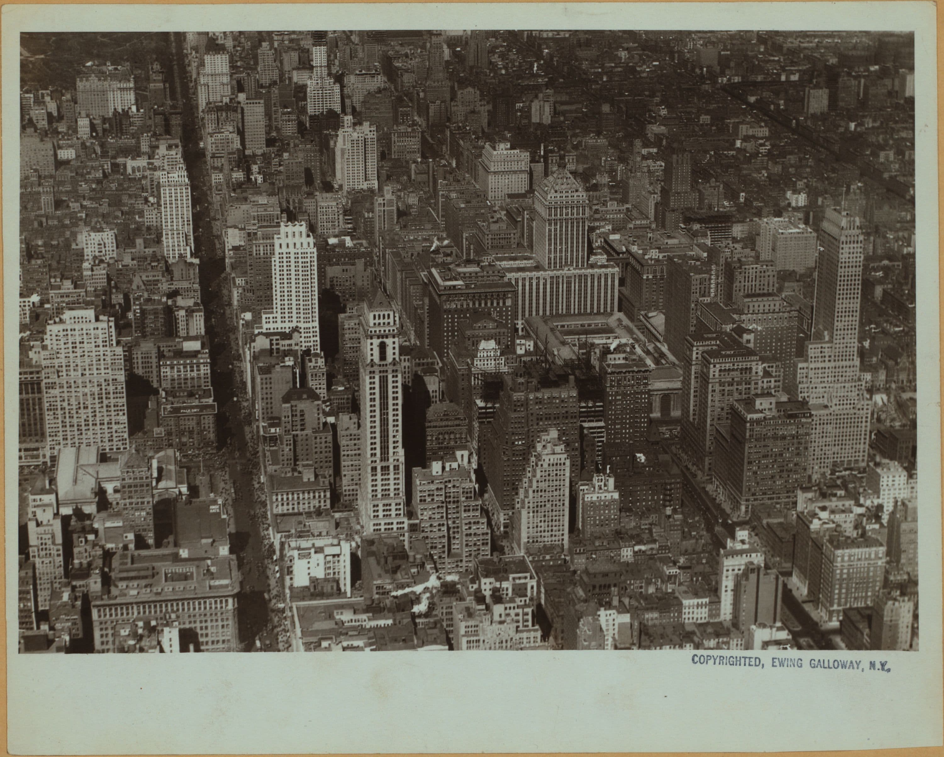 General view - Midtown Manhattan - 42nd Street.