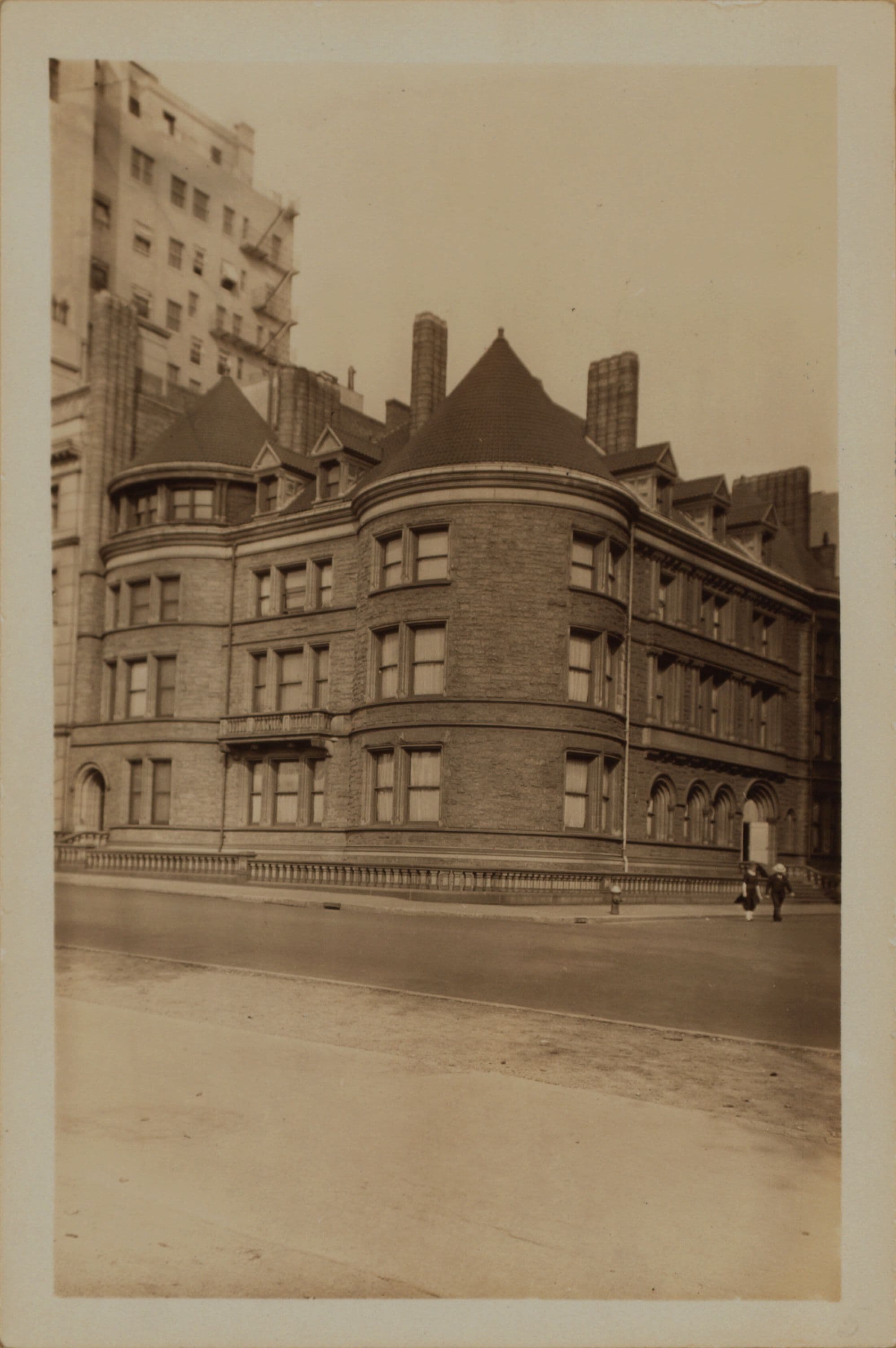 Manhattan: 5th Avenue - 66th Street, 1927–1929