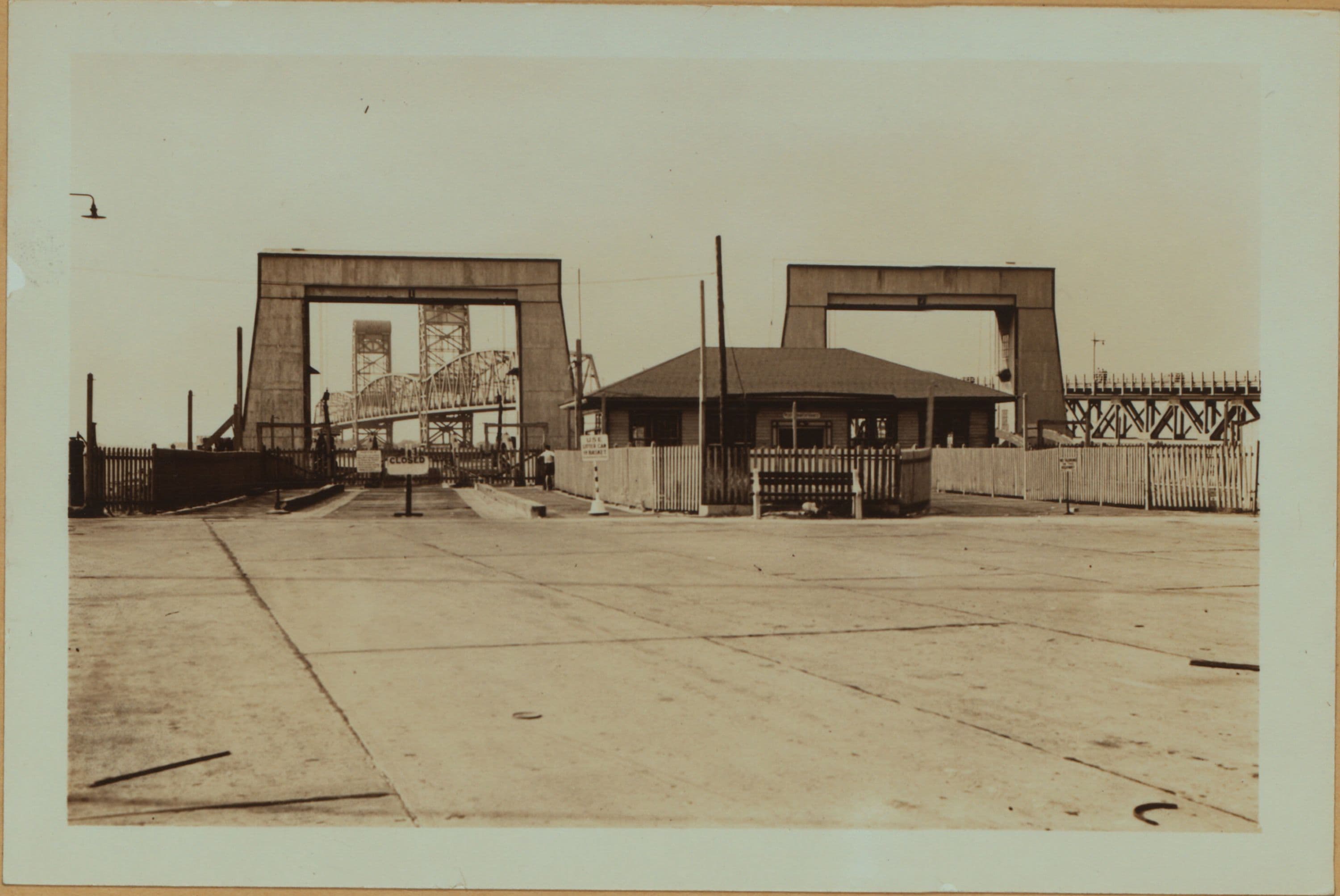 Rockaway Inlet - Queens - [Marine Parkway Bridge - New York City ferry.]