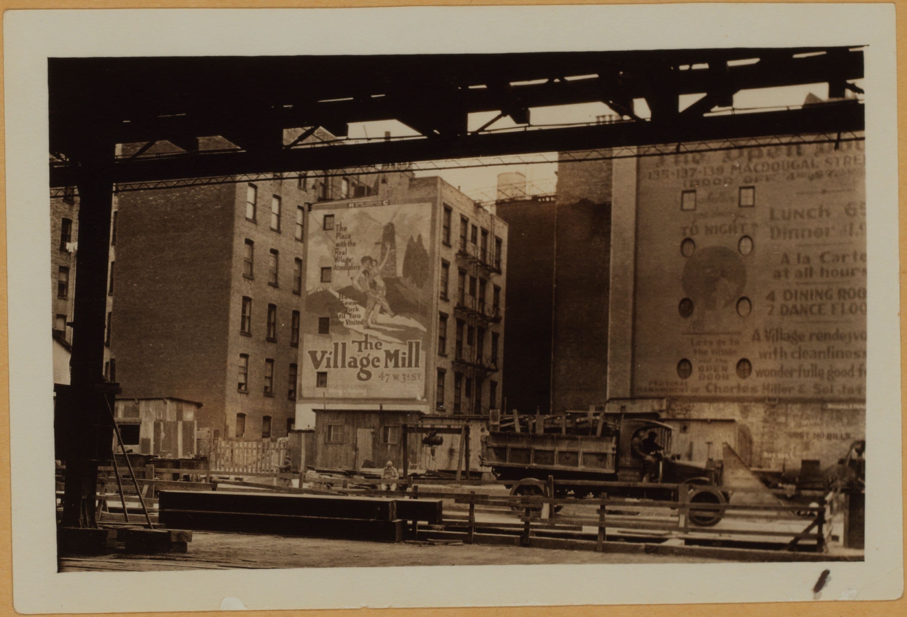 Manhattan: 6th Avenue - 4th Street (West)