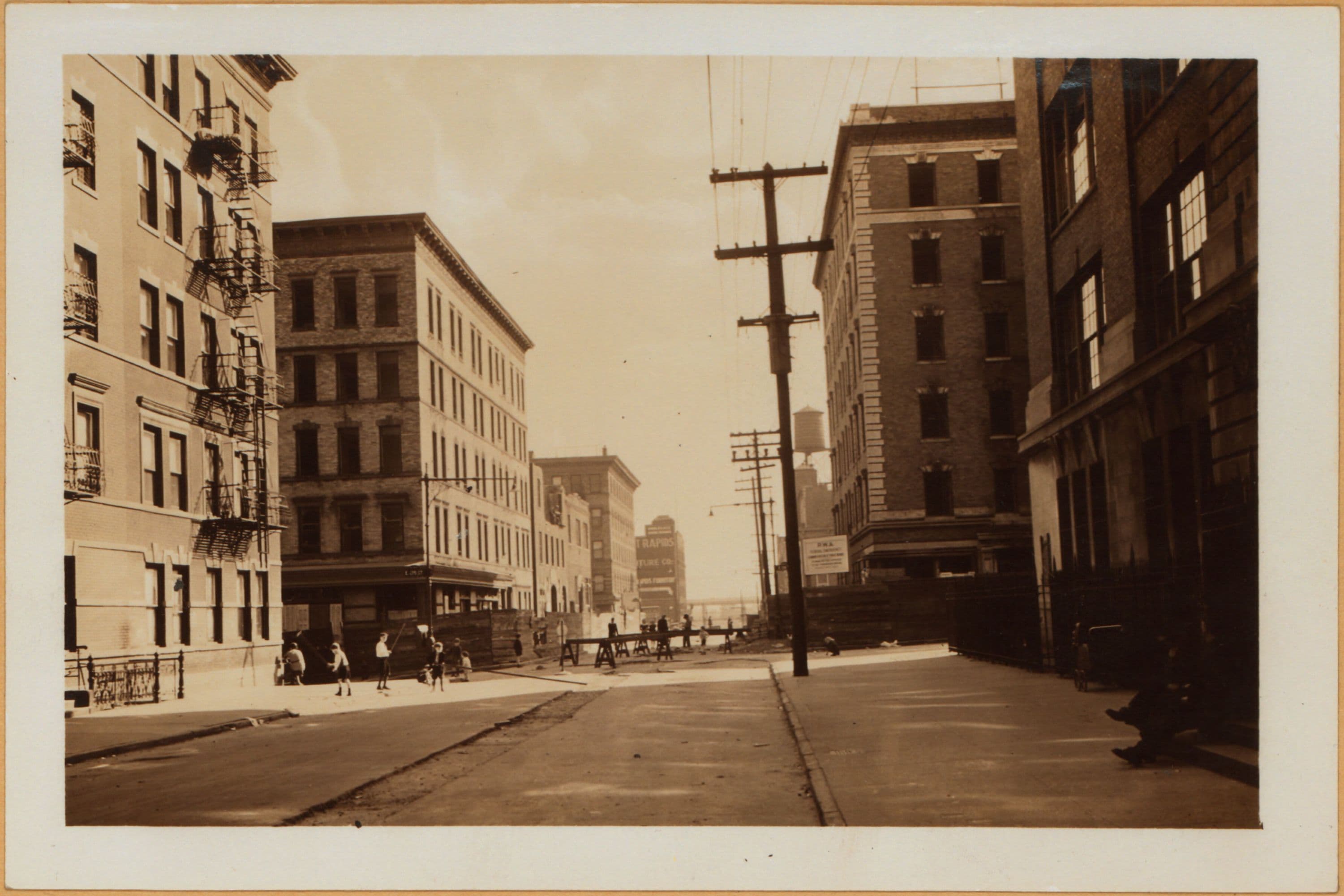 Bronx: Brown Place - 132nd Street (East)
