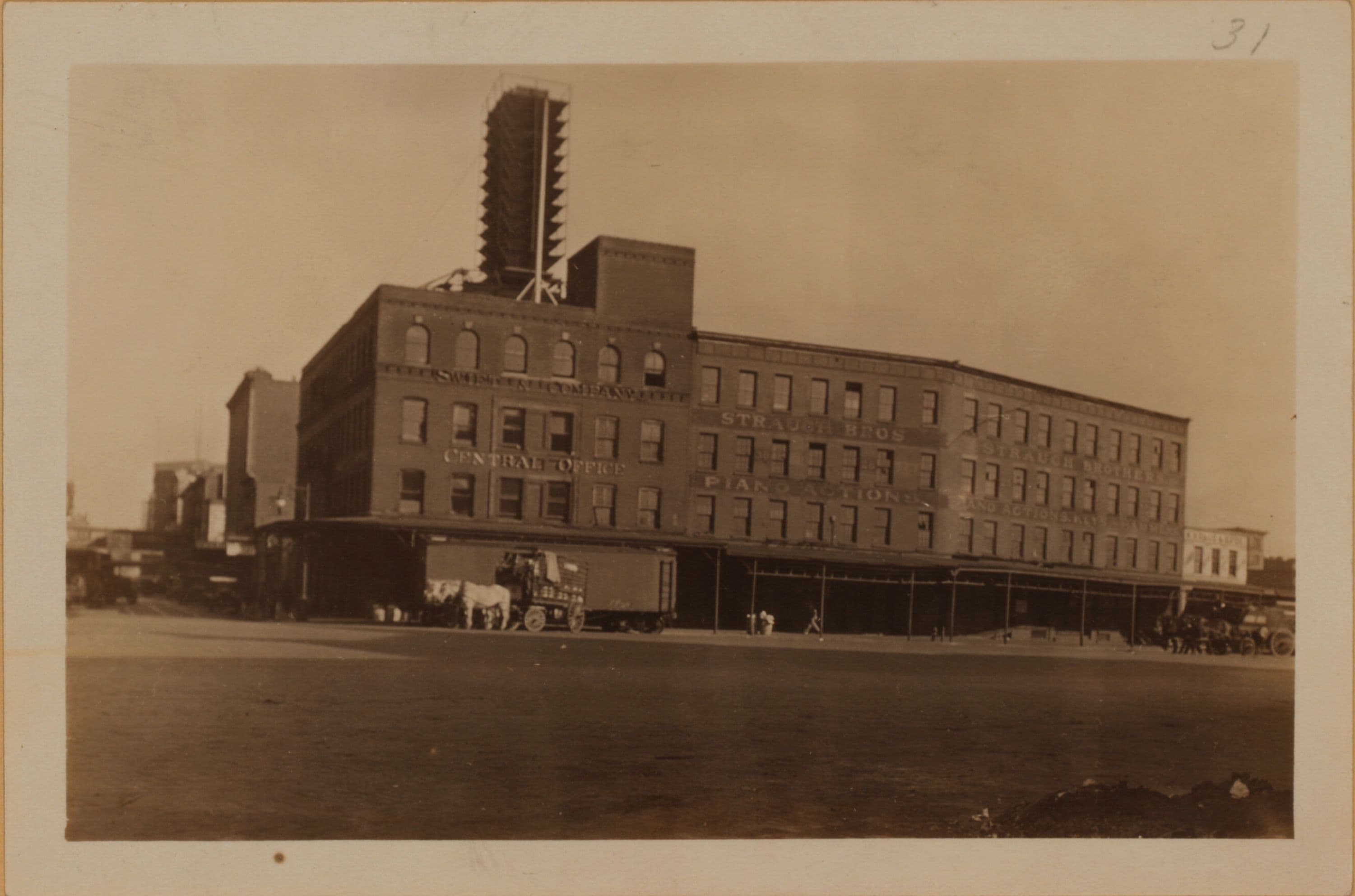 Manhattan: 10th Avenue - 13th Street