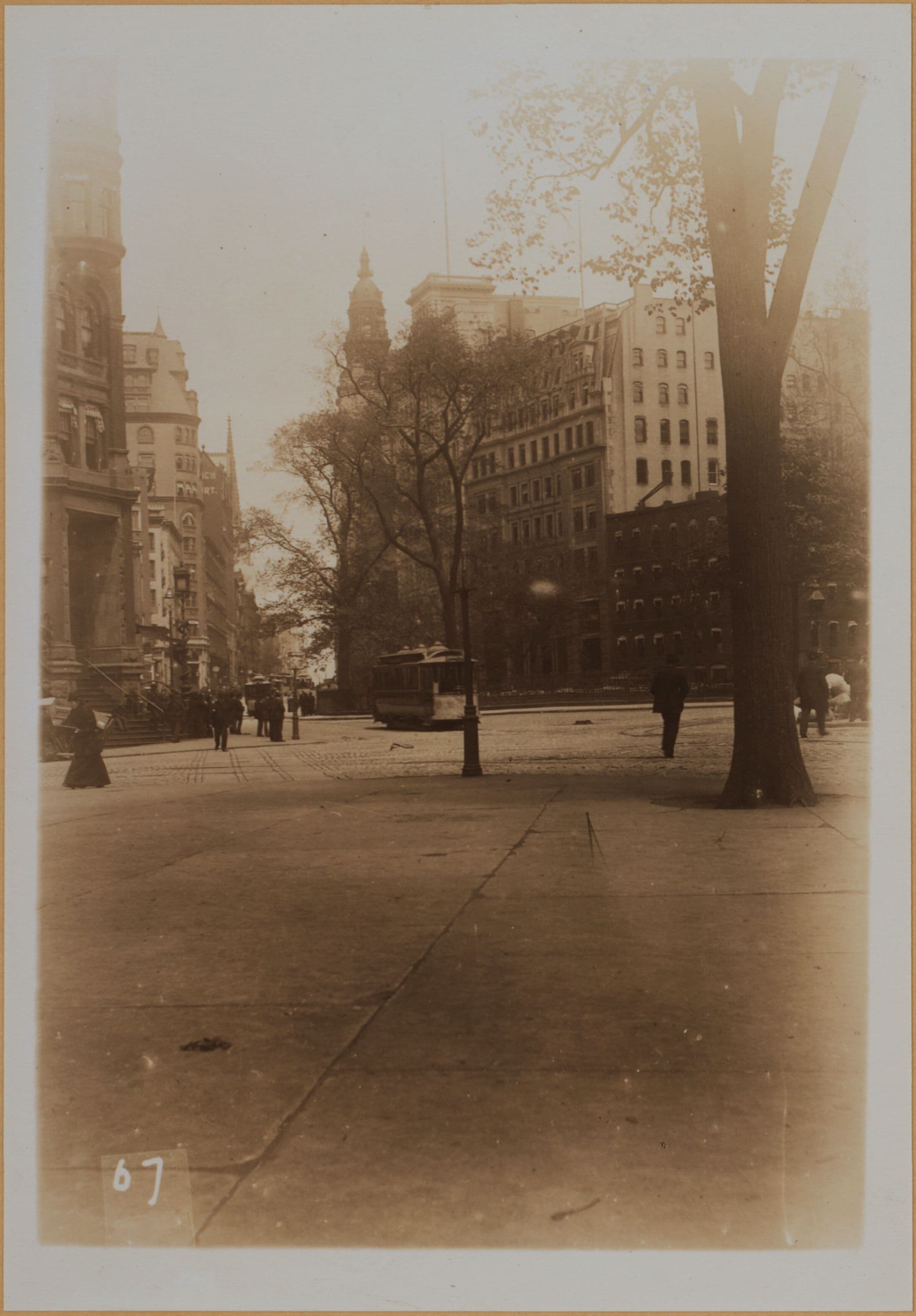 Manhattan: Broadway - Battery Place, 1900