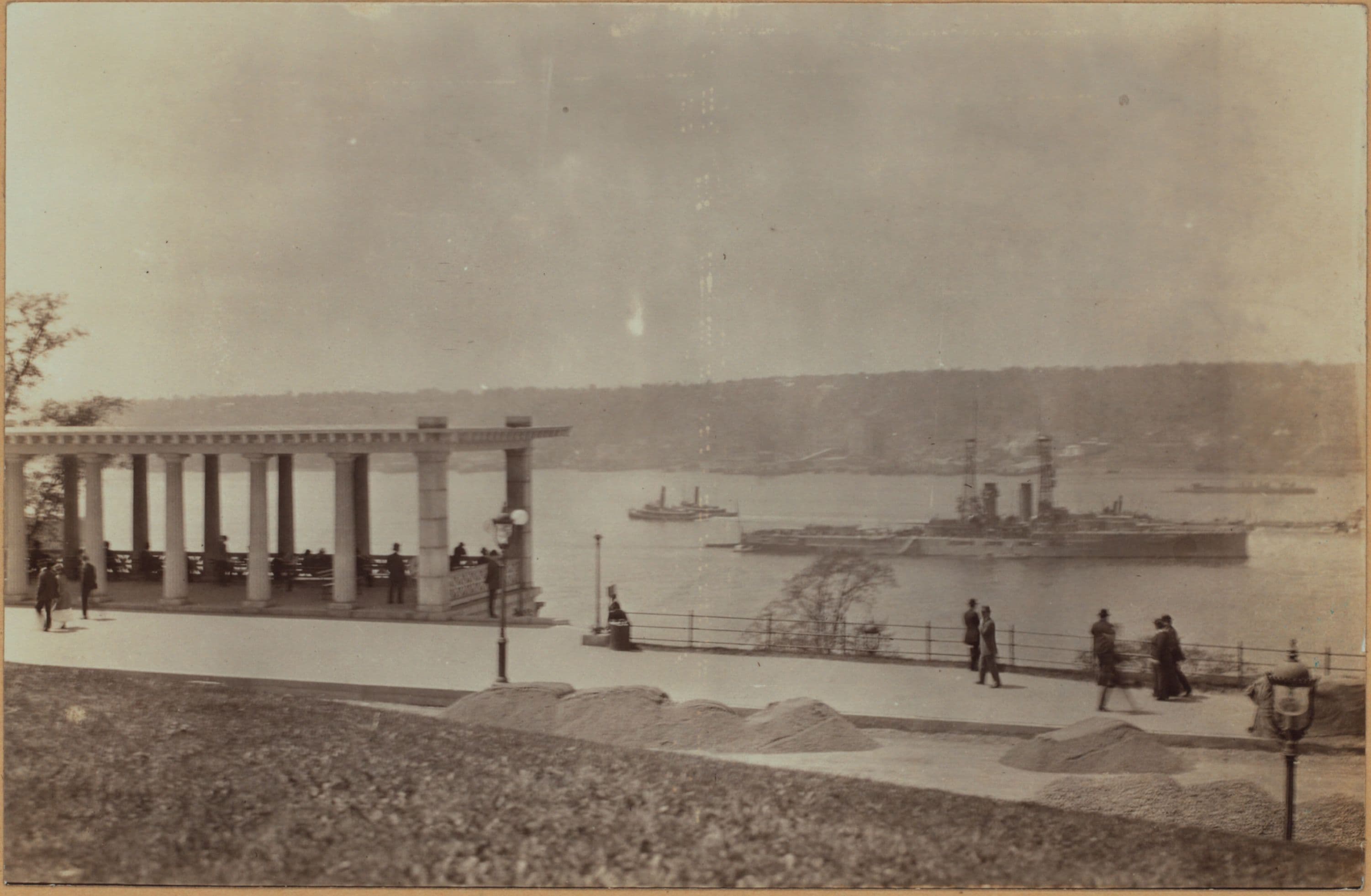 Manhattan: Riverside Park - [Recreation Pier - St. Clair - 129th Street (West).]