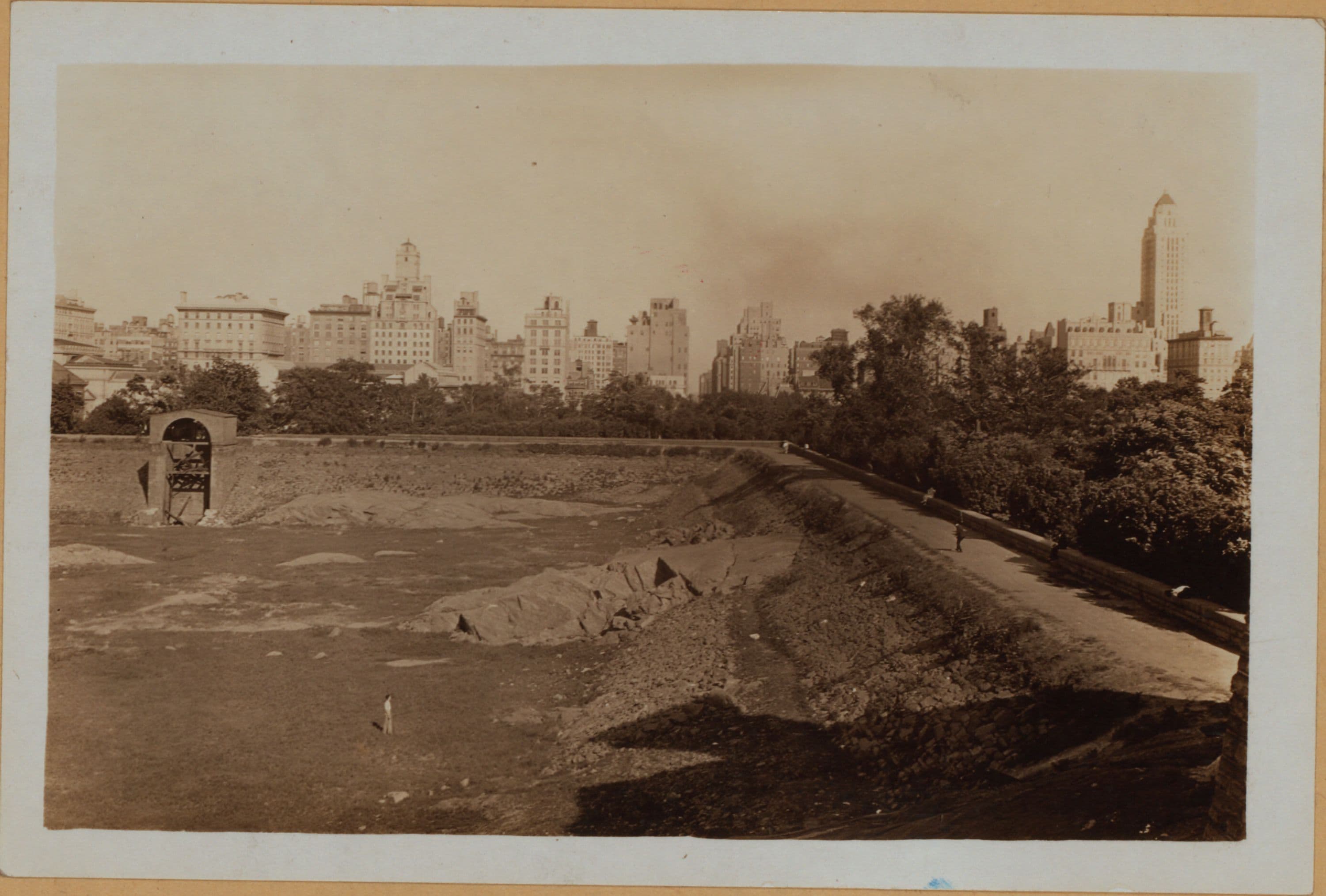 Manhattan: Central Park - Reservoirs - Lower reservoir.