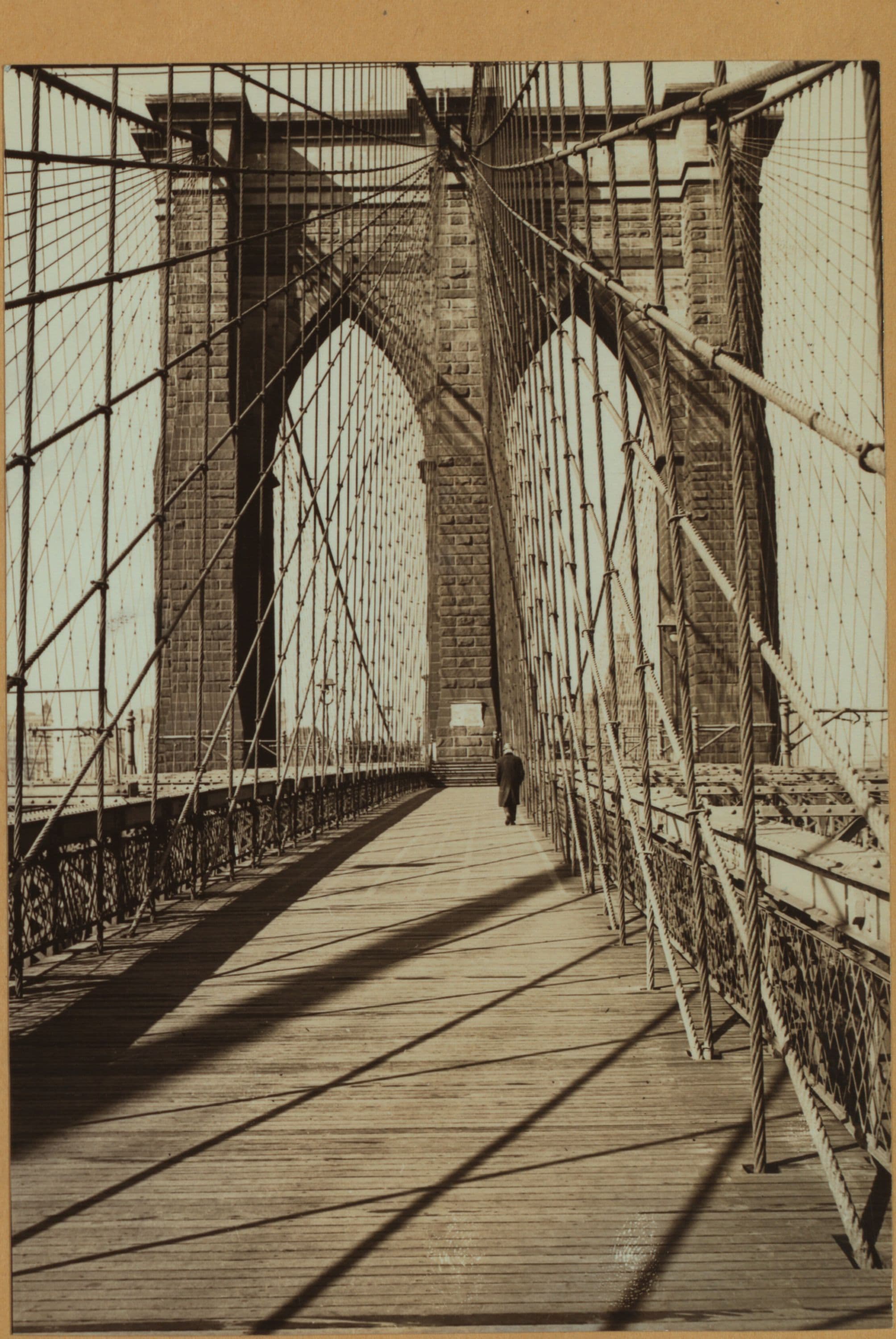 Bridges - Brooklyn Bridge - [Pedestrian walk - Municipal Building.]