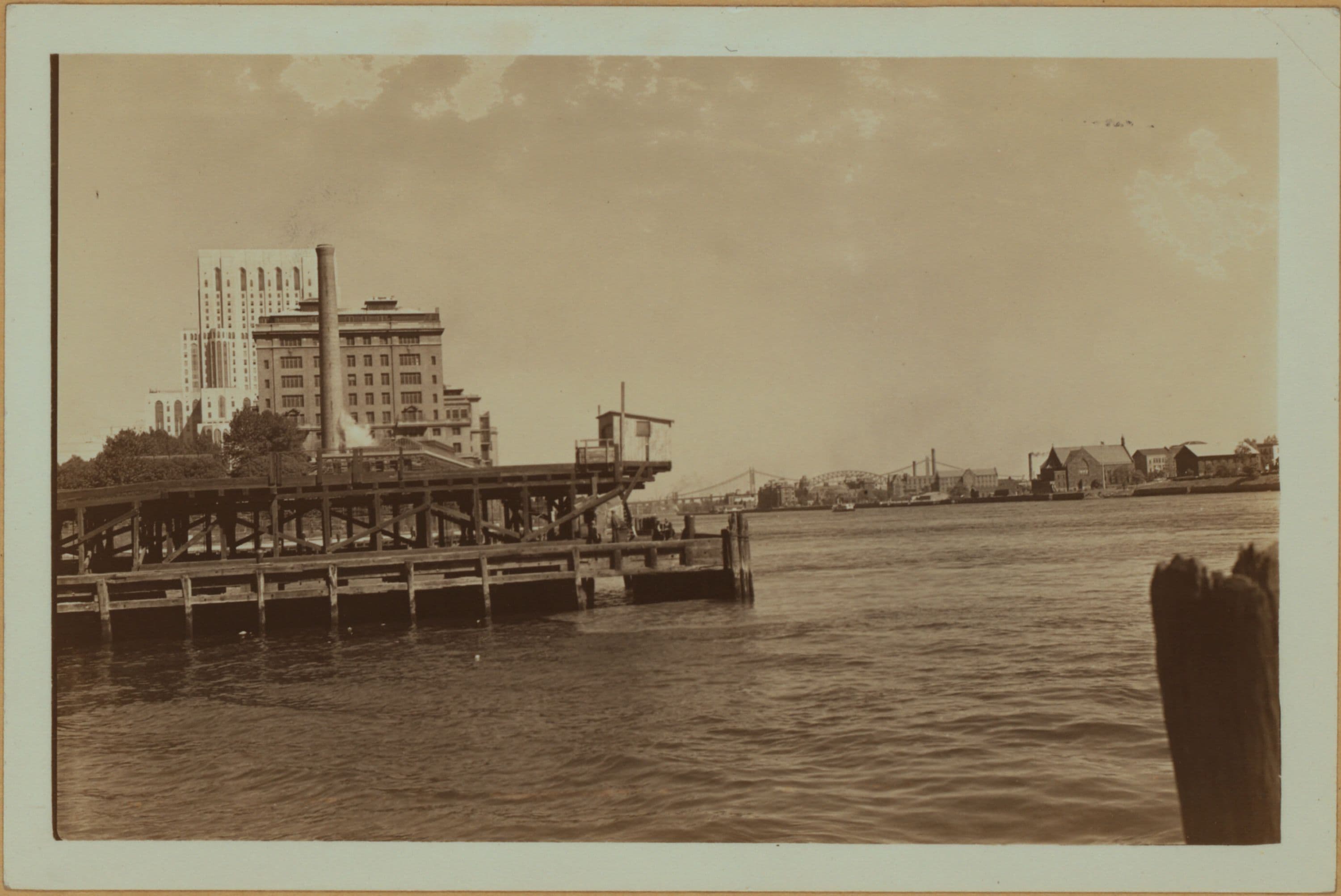East River - Manhattan - Piers 102, 103, 104 - 60th, 61st, and 62nd Streets - [Welfare Island].