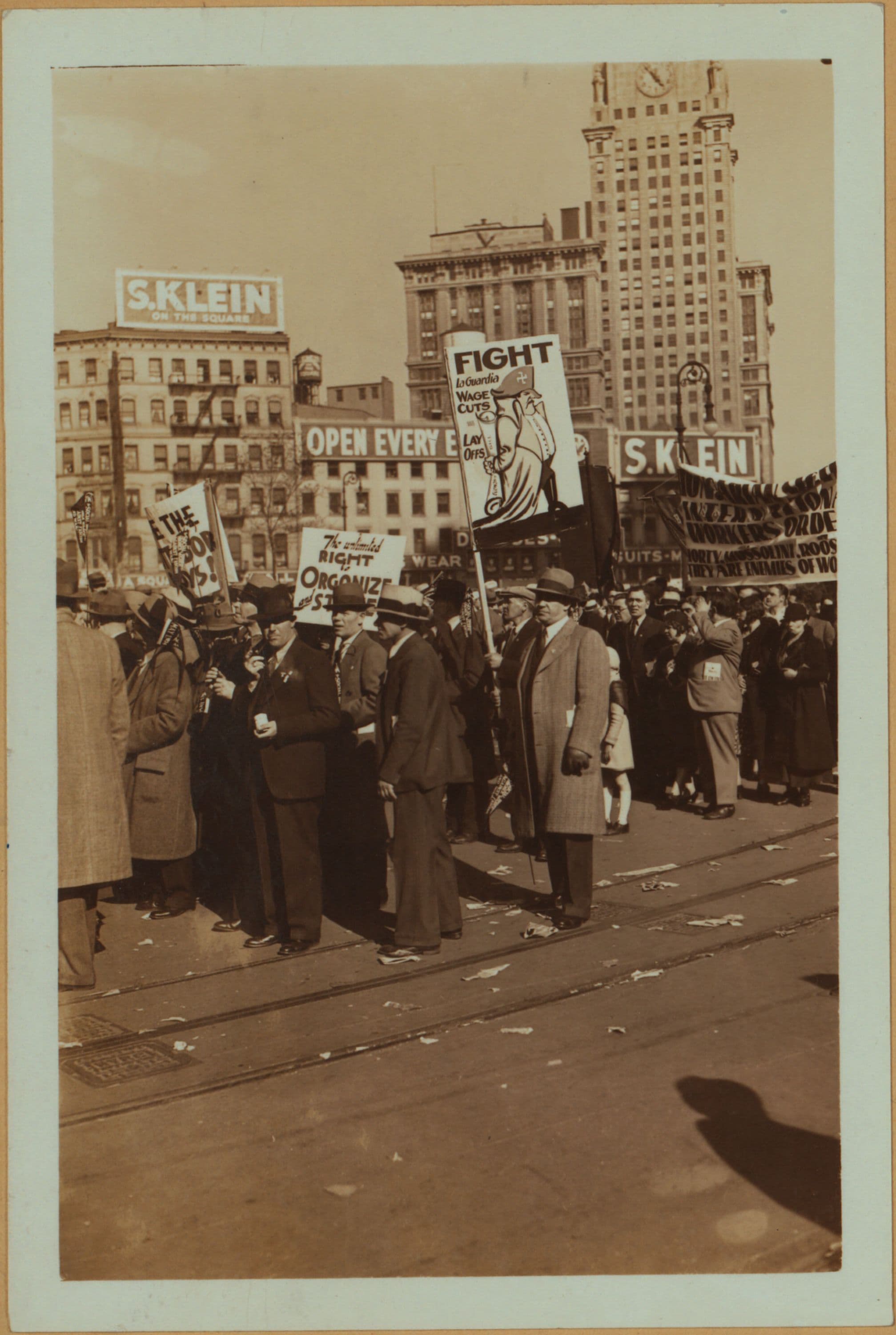Celebrations - Parades - Municipal Events - Communist Demonstrators, 1934-05-01