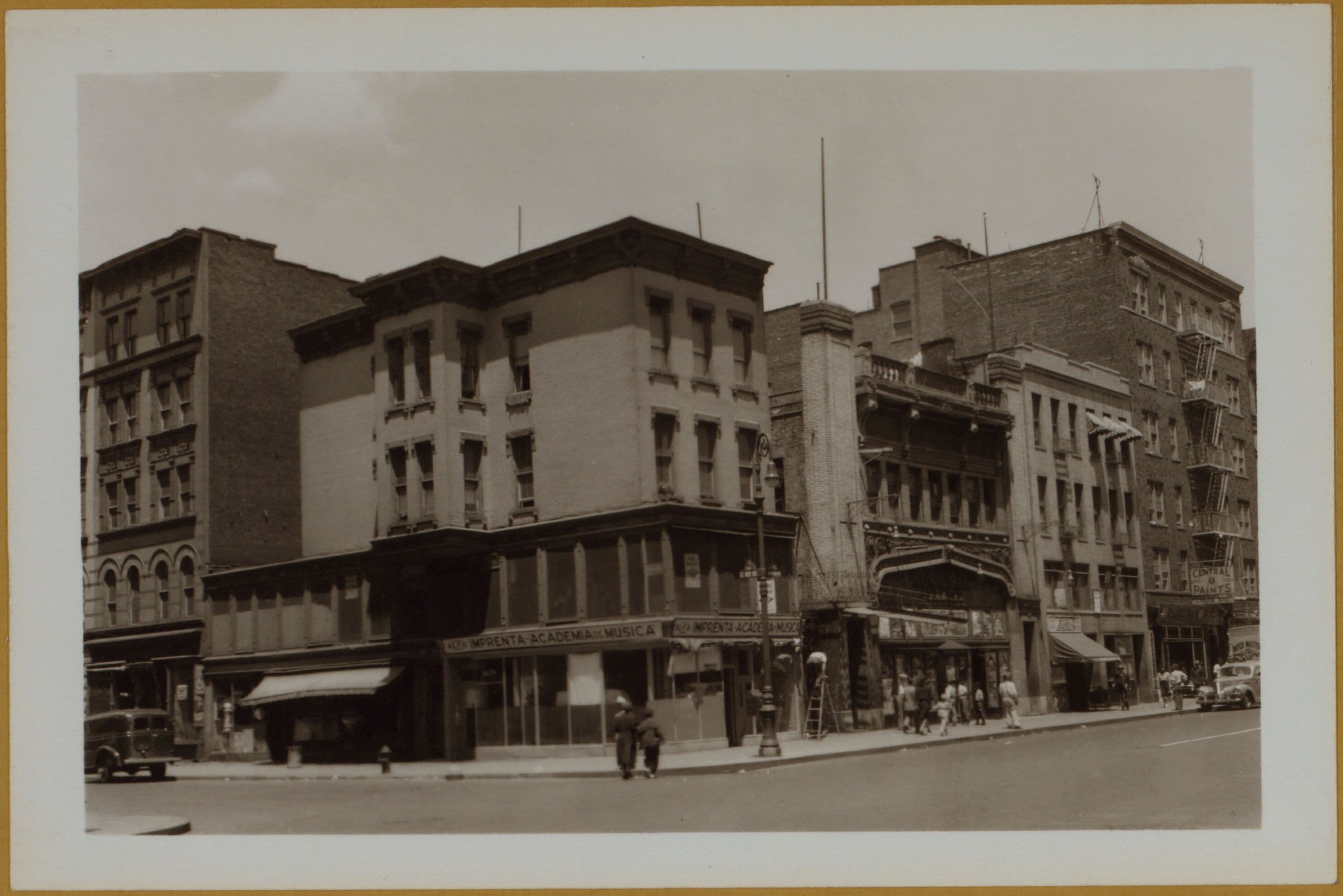 Manhattan: 113th Street - Madison Avenue, 1942