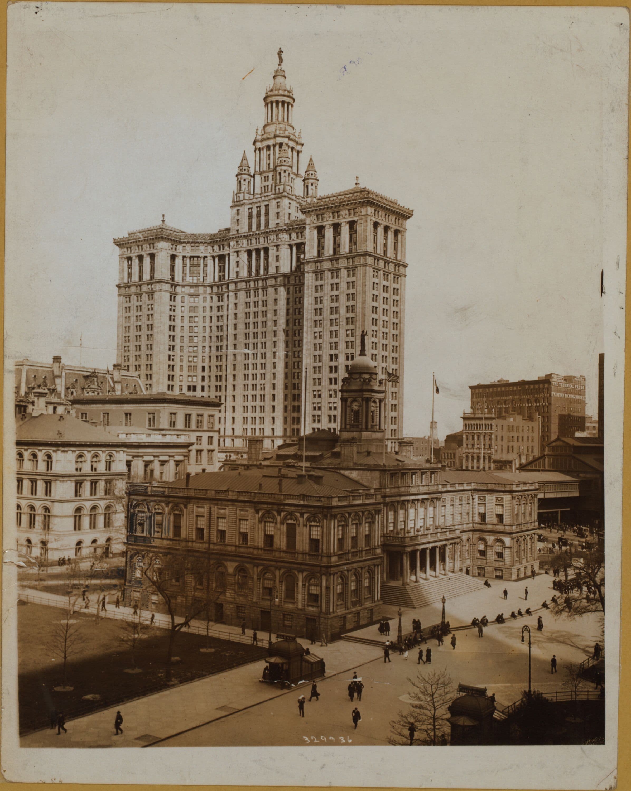 Manhattan: City Hall Park - [Municipal Building.]