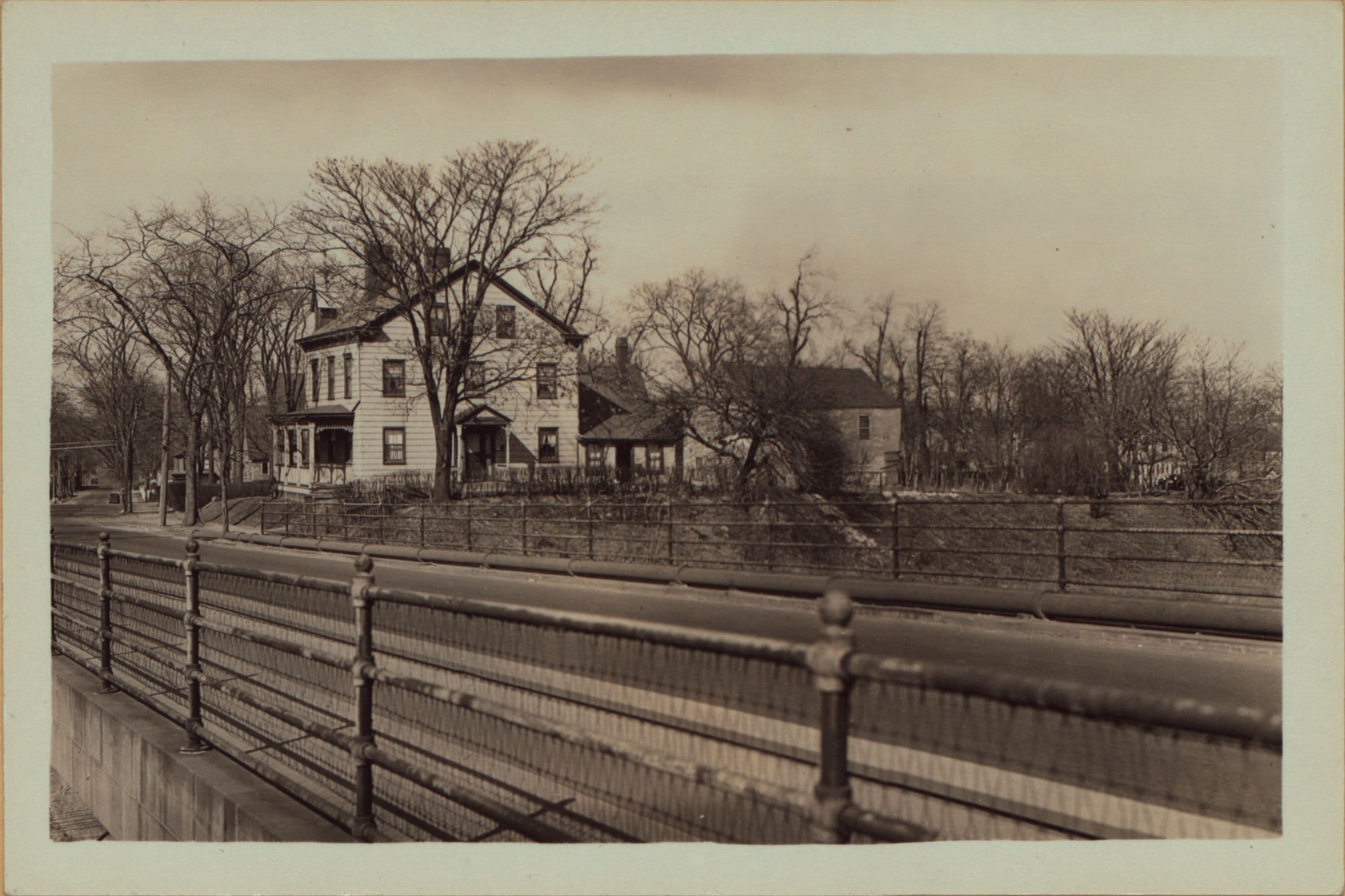 Queens: Cross Island Bouleva - 14th Road