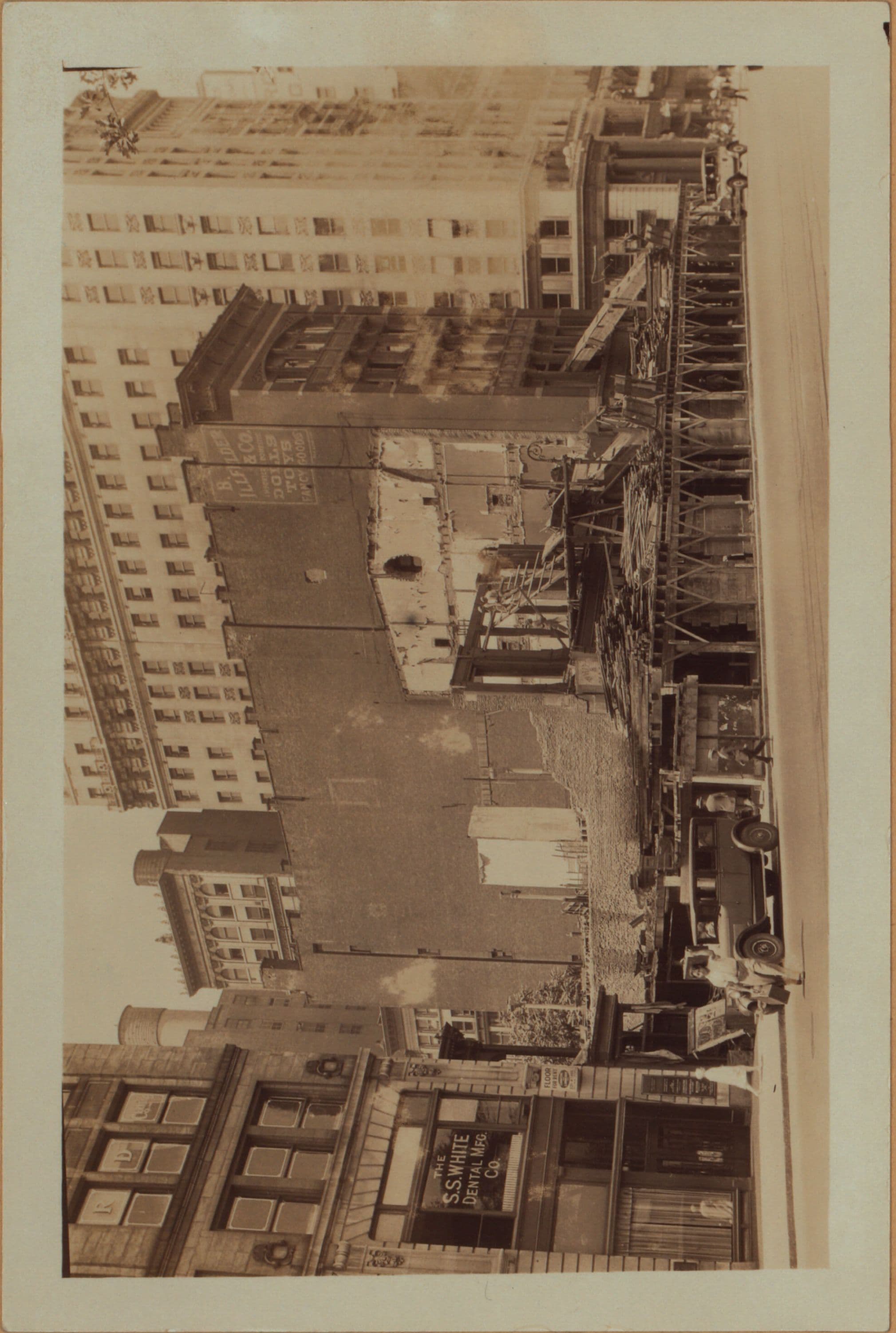 Manhattan: Union Square (West) - Between 15th and 16th Streets.