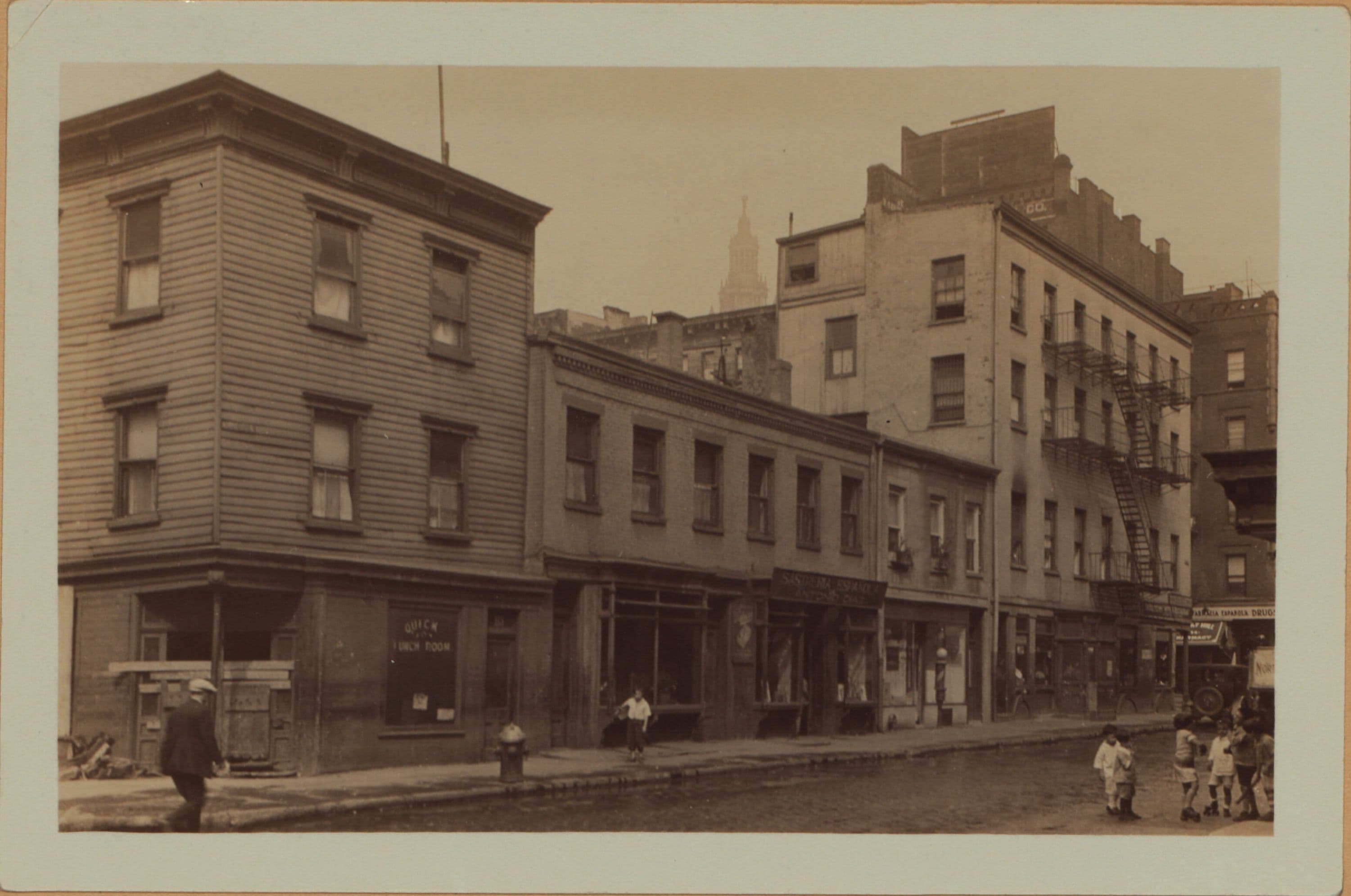 Manhattan: Roosevelt Street - Water Street