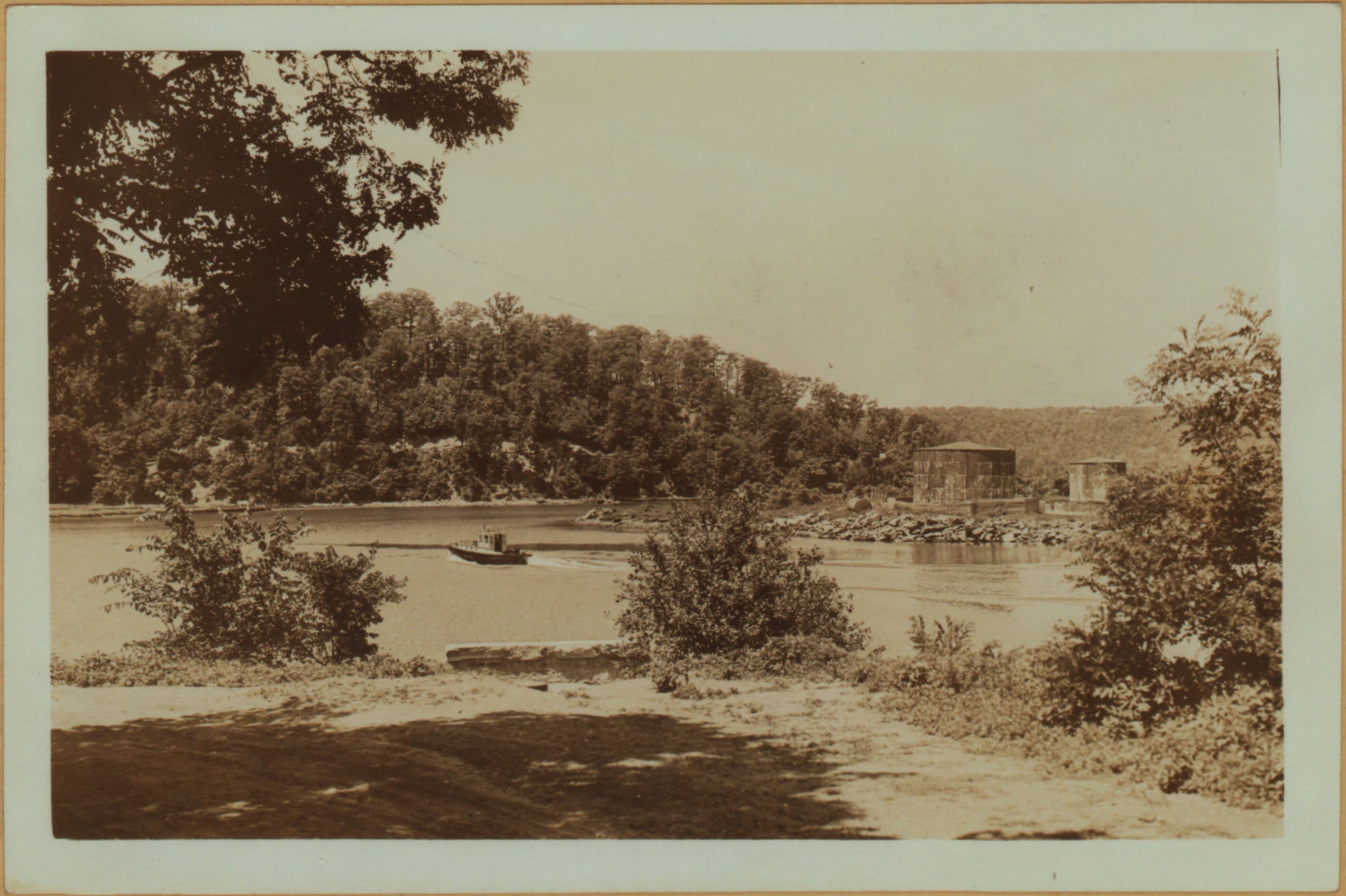 Harlem River - Bronx - Spuyten Duyvil Hill.