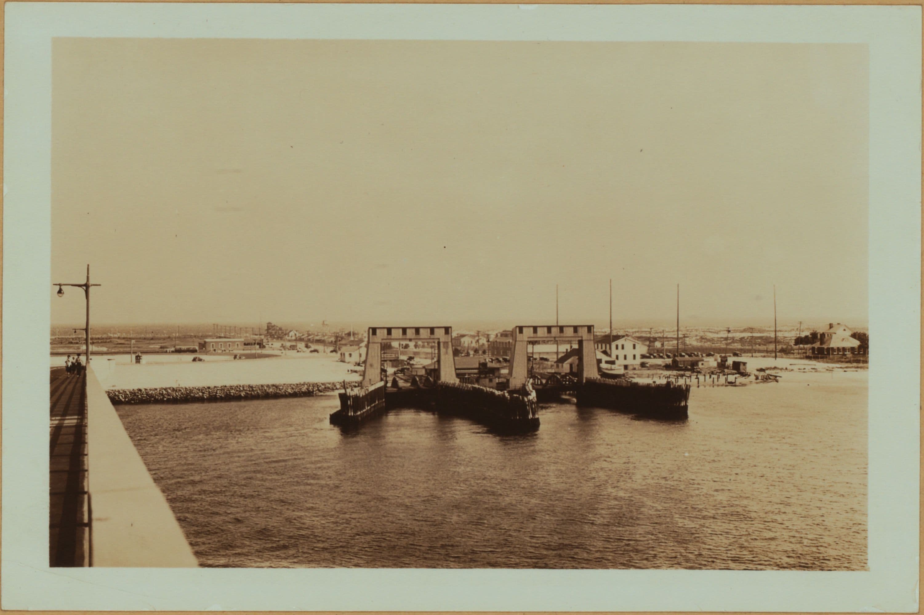 Rockaway Inlet - Queens - [Marine Parkway Bridge - New York City ferry.]