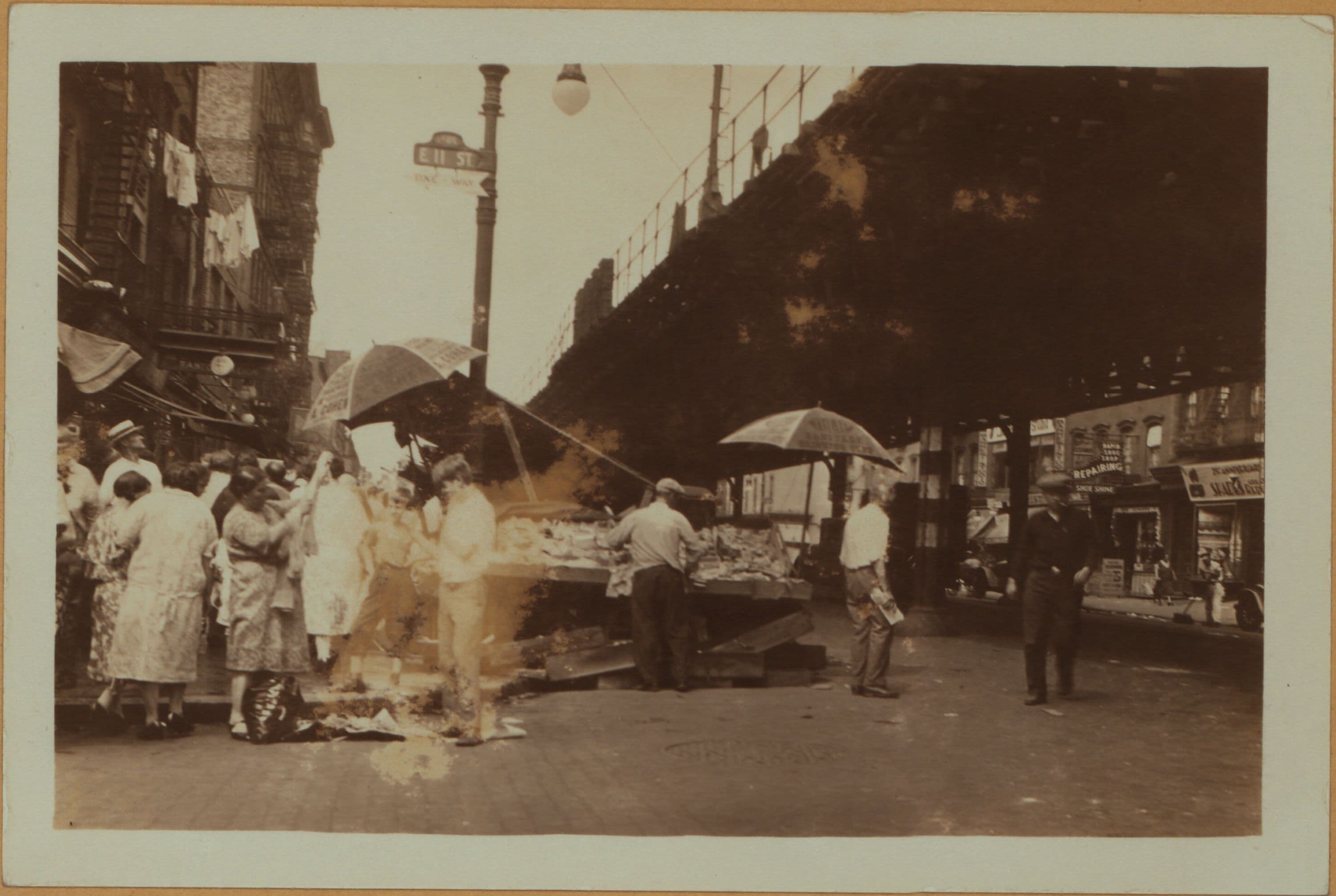 Occupations - Peddlers - Miscellaneous., 1930