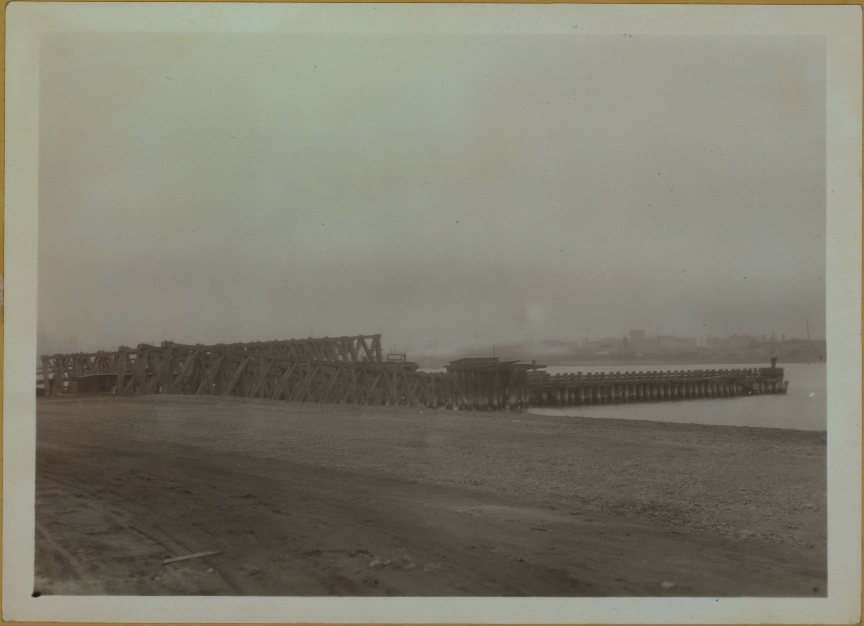 Islands - Governors Island - [Road loading gang - Railroad dock.]