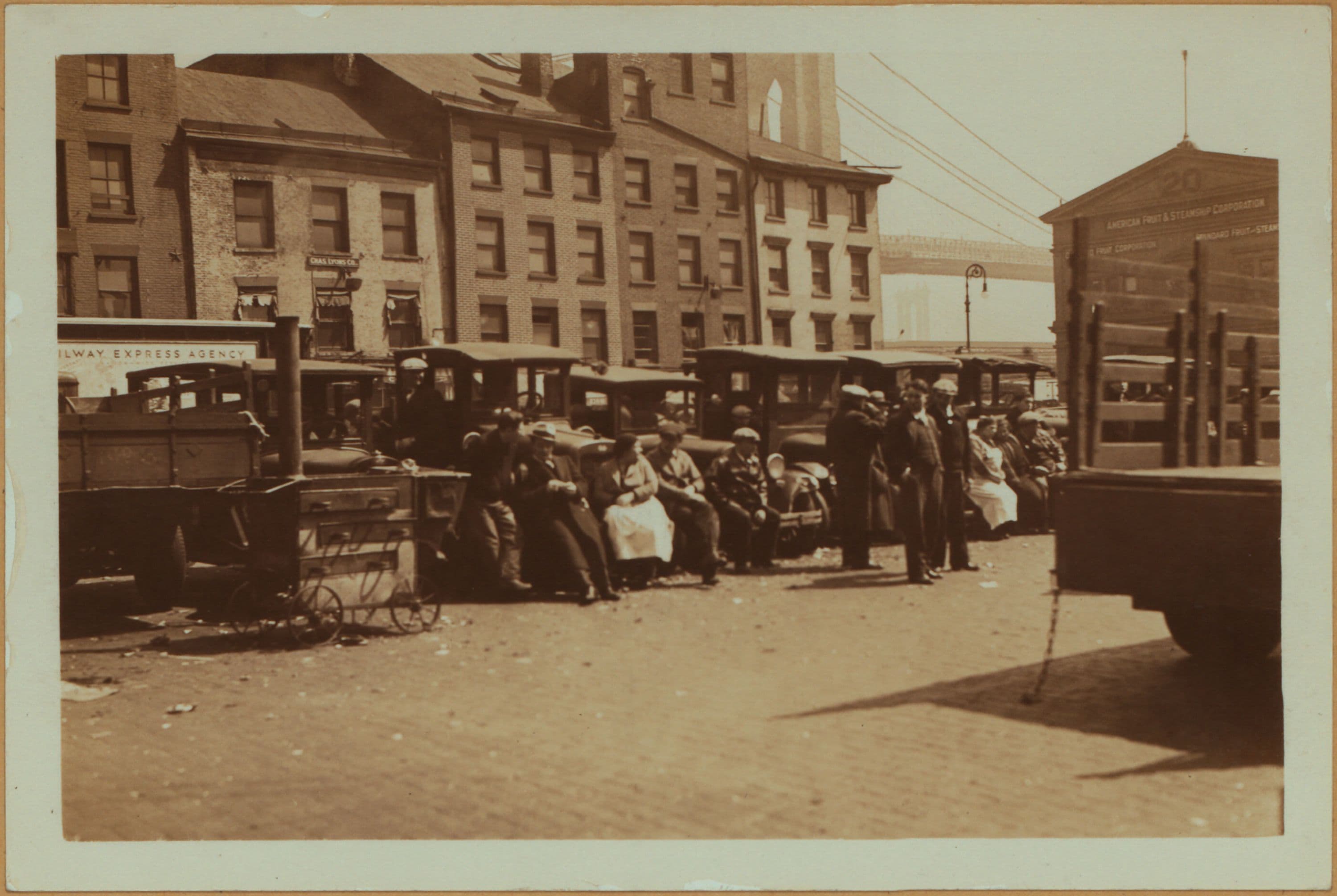 Strikes and demonstrations - [Retail freshwater fish dealers - Fulton fish market.]