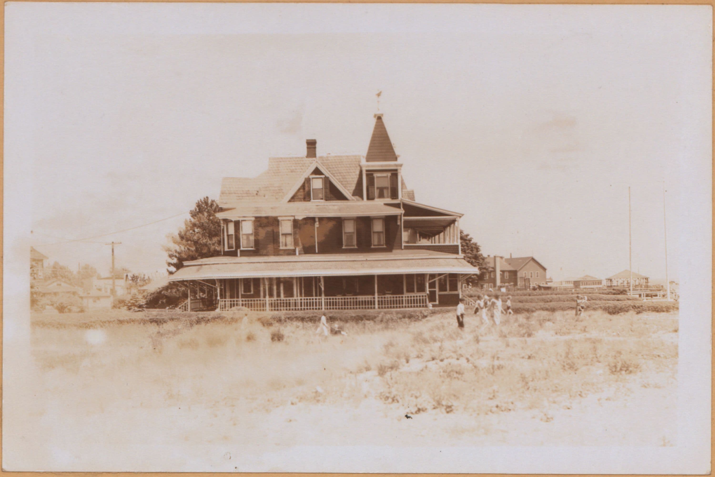 Brooklyn: Emmons Avenue - 28th Street (East)