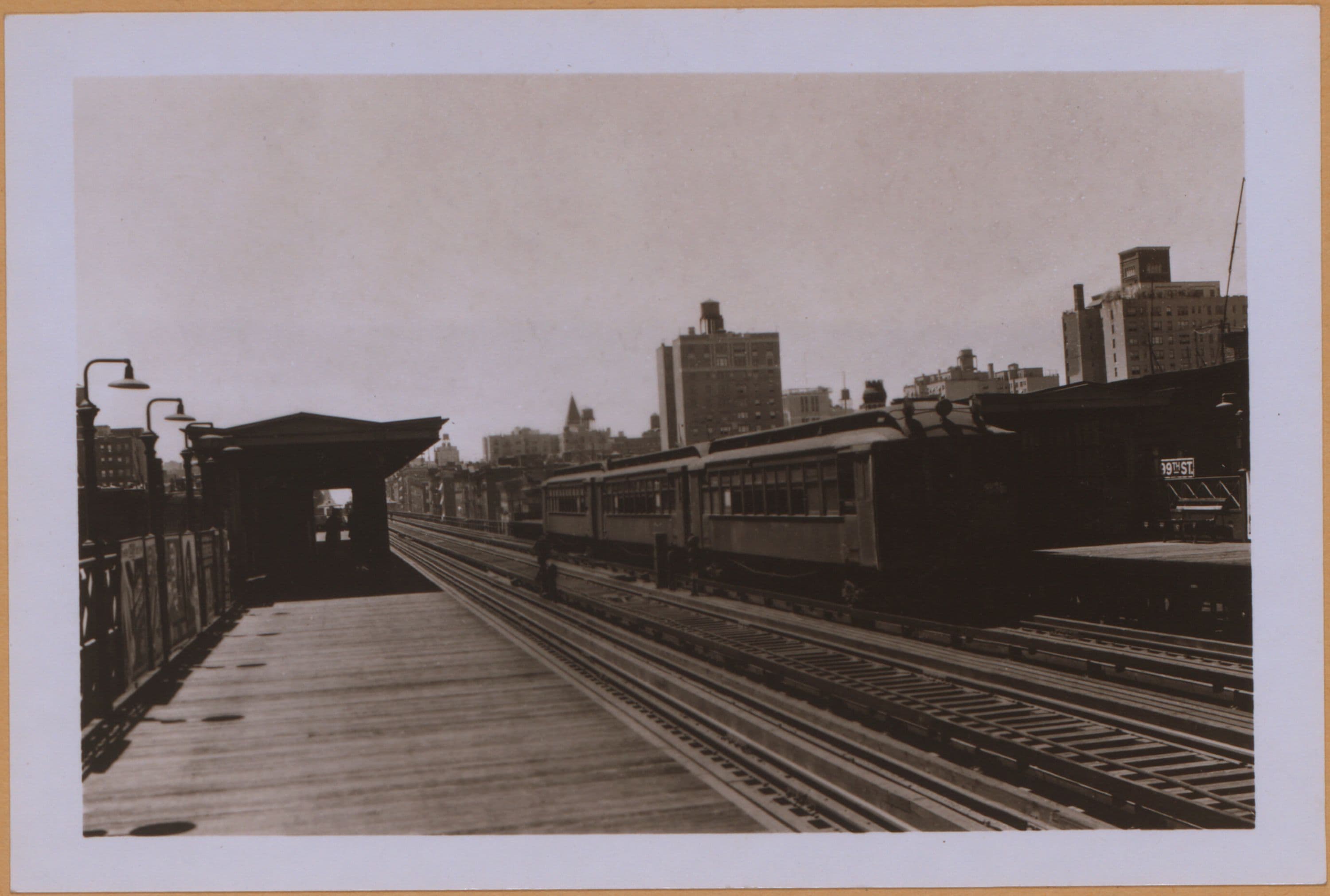 Manhattan: Columbus Avenue - 99th Street (West)