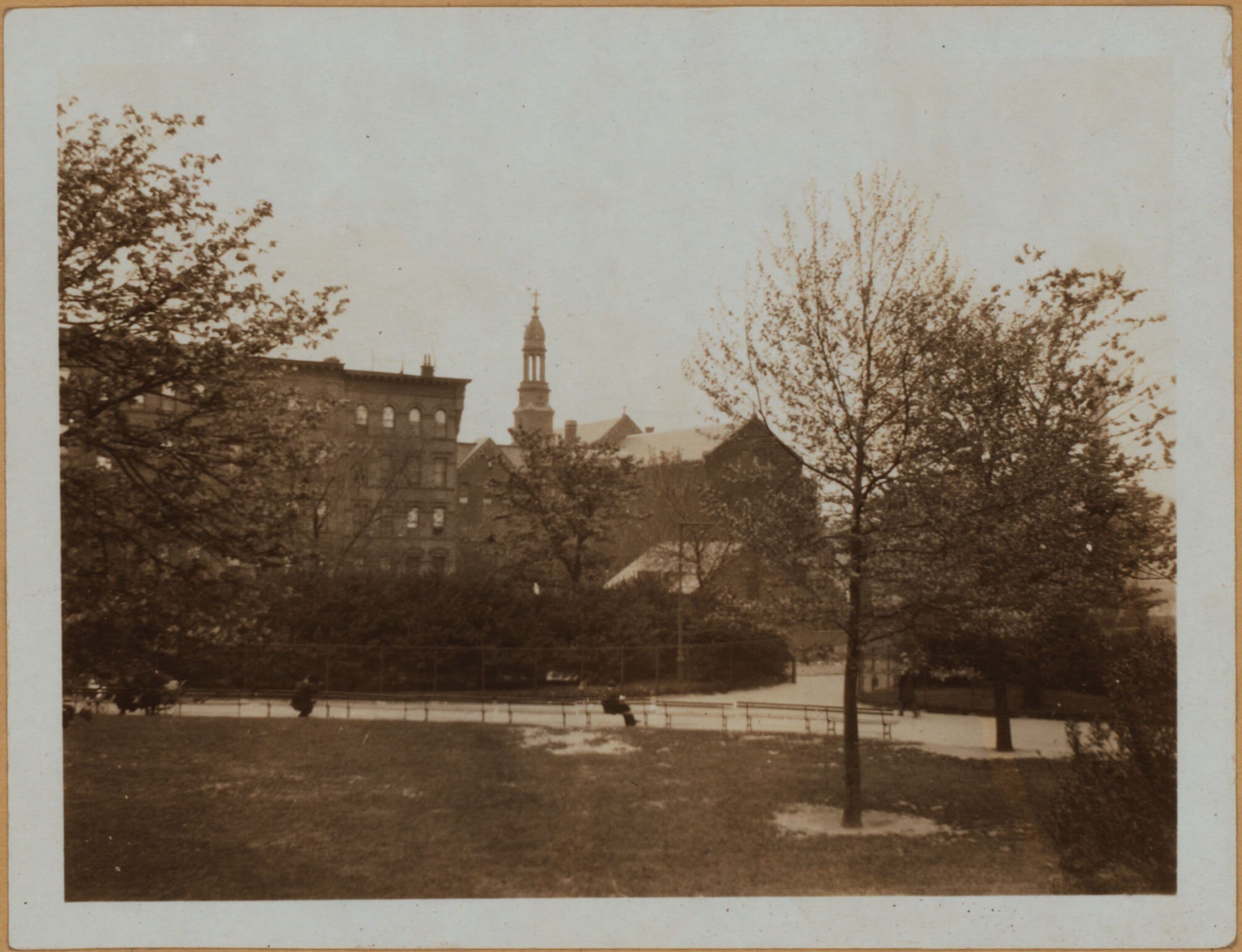 Manhattan: Carl Schurz Park - Promenade; House of The Good Shepherd; United States Volunteer Life Saving Corps.