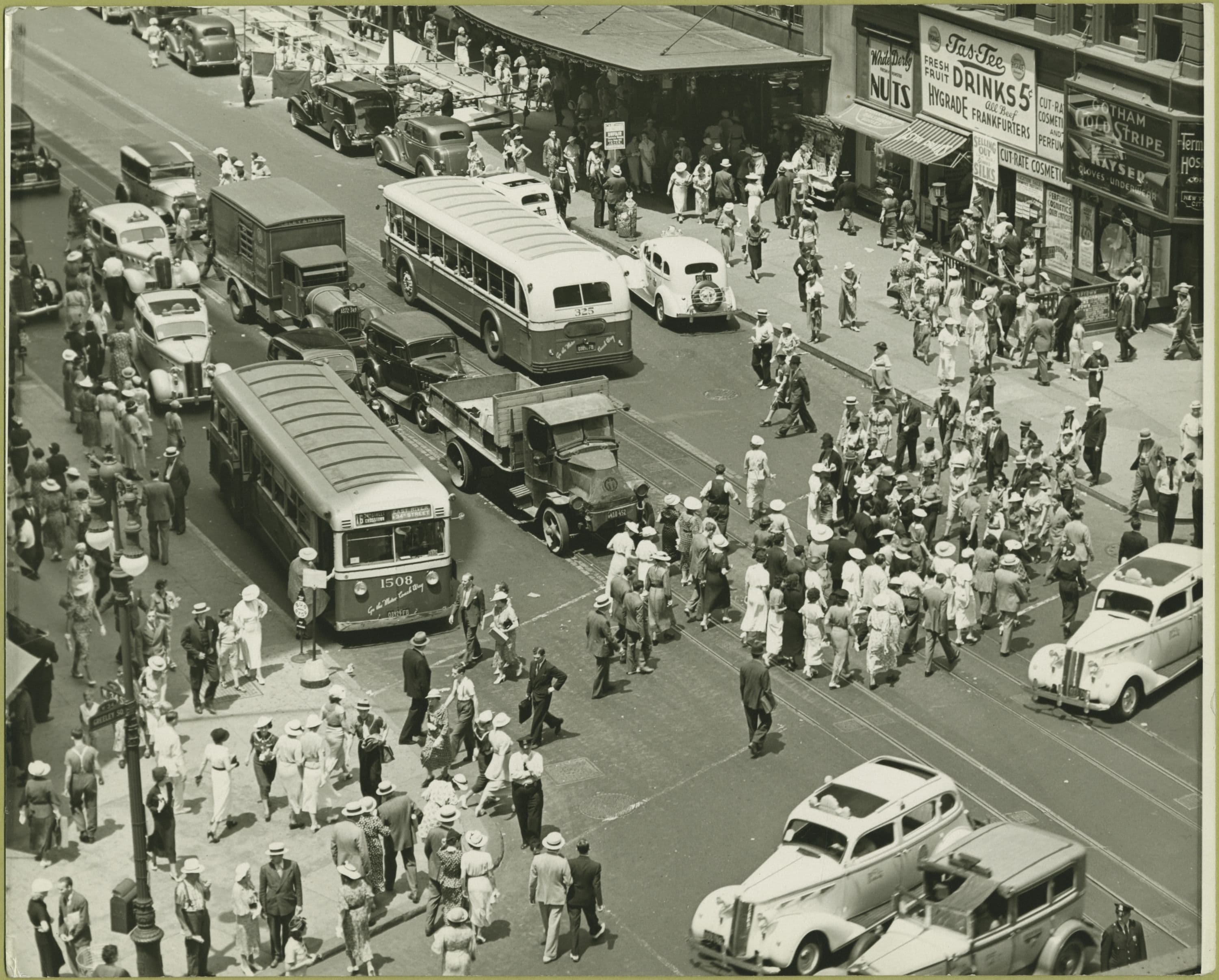 Manhattan: Herald Square - 34th Street (West).