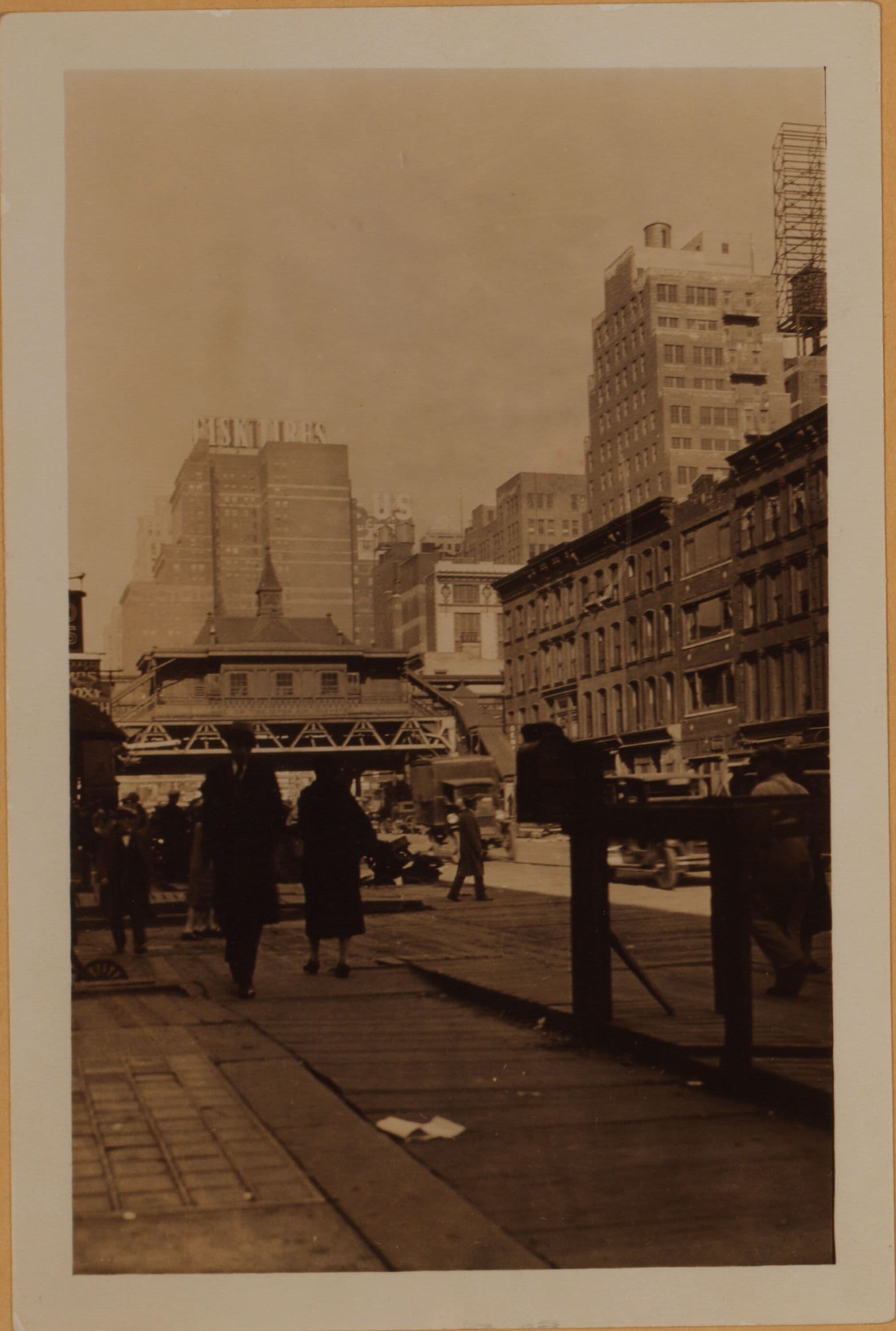 Manhattan: 8th Avenue - 52nd Street (West)