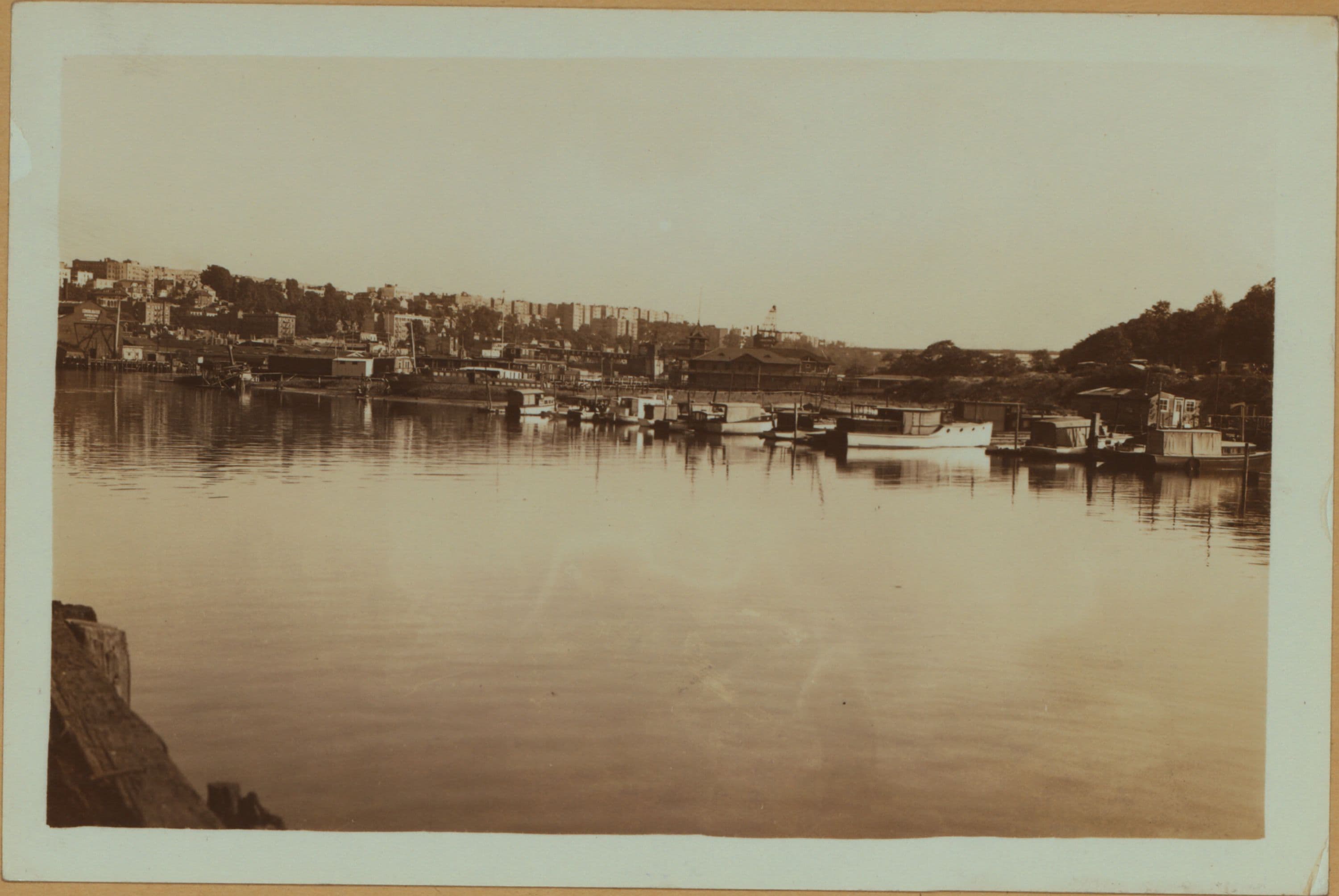 Harlem River - Manhattan - Sherman Creek - West 201st and Academy Streets.