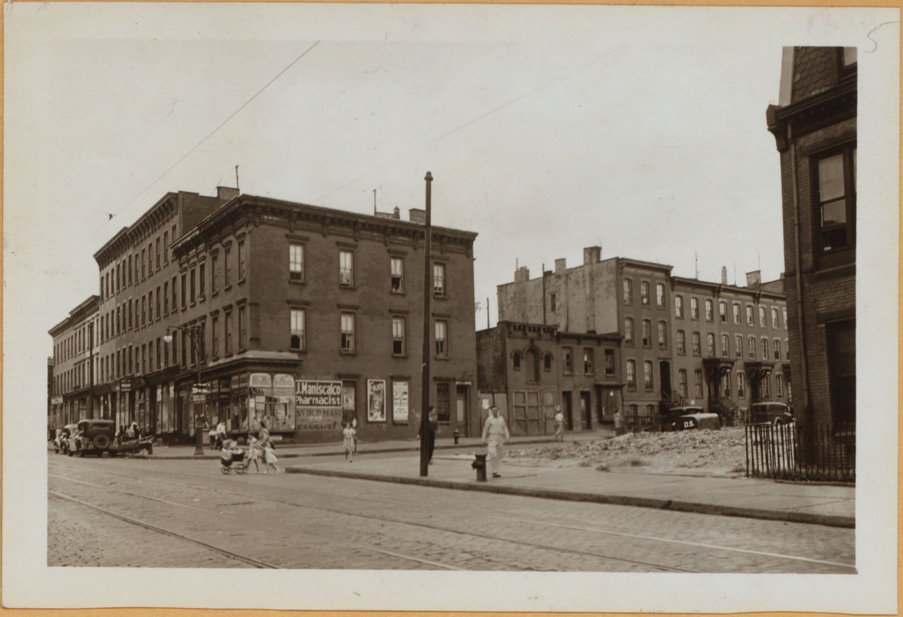 Brooklyn: Park Avenue - St. Edwards Street
