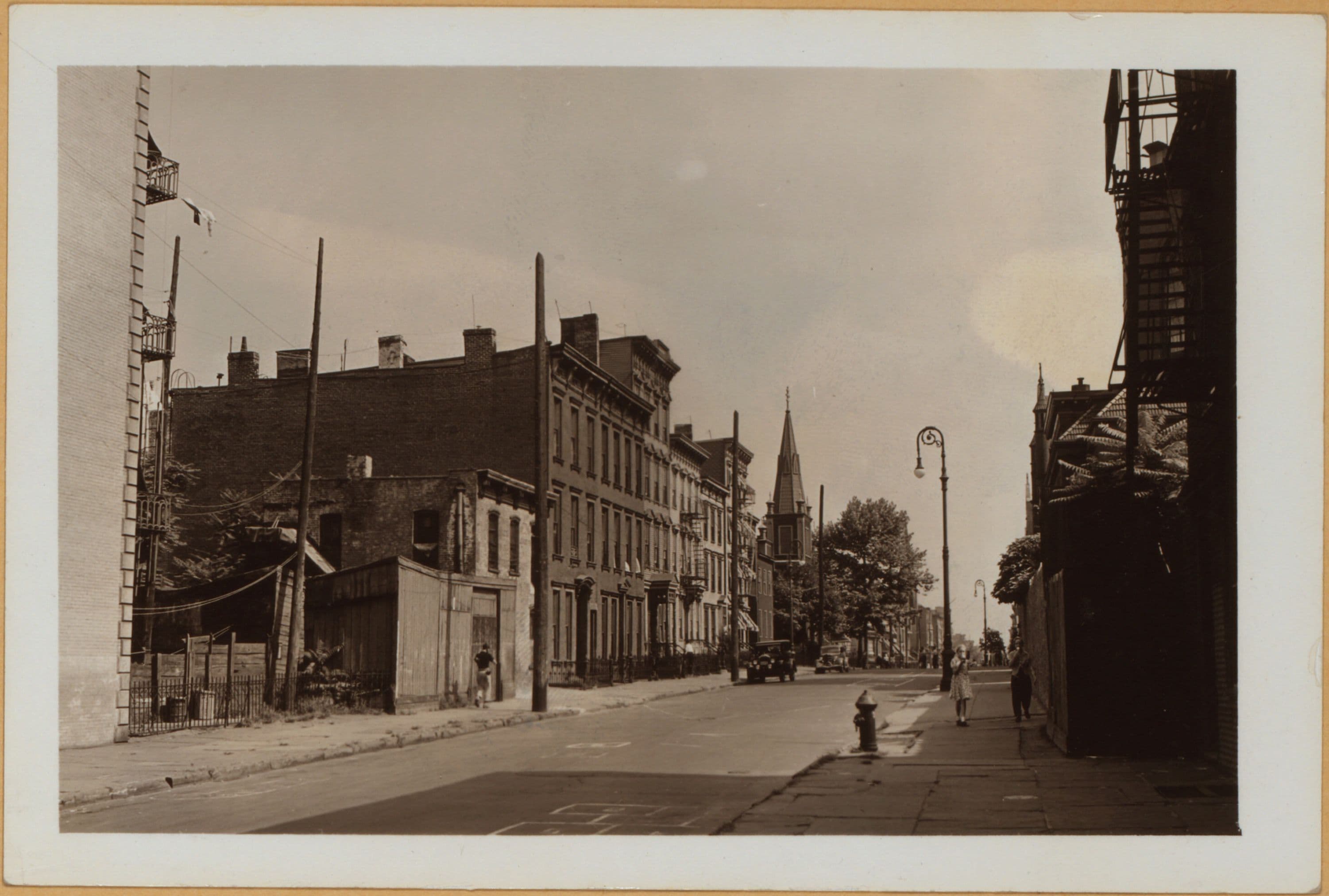Brooklyn: Leonard Street - Greenpoint Avenue