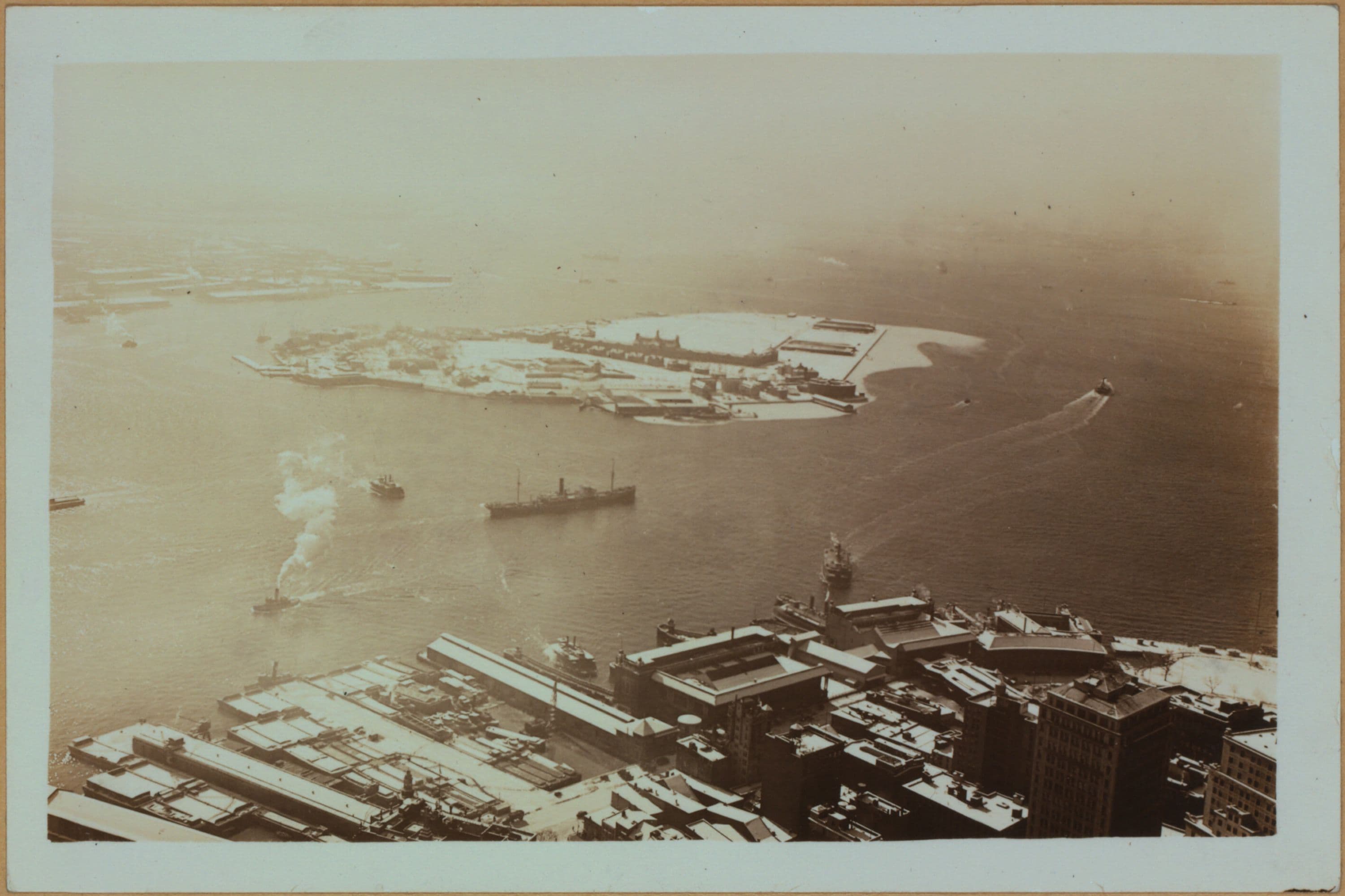 Islands - Governors Island - Bird's-eye-view.