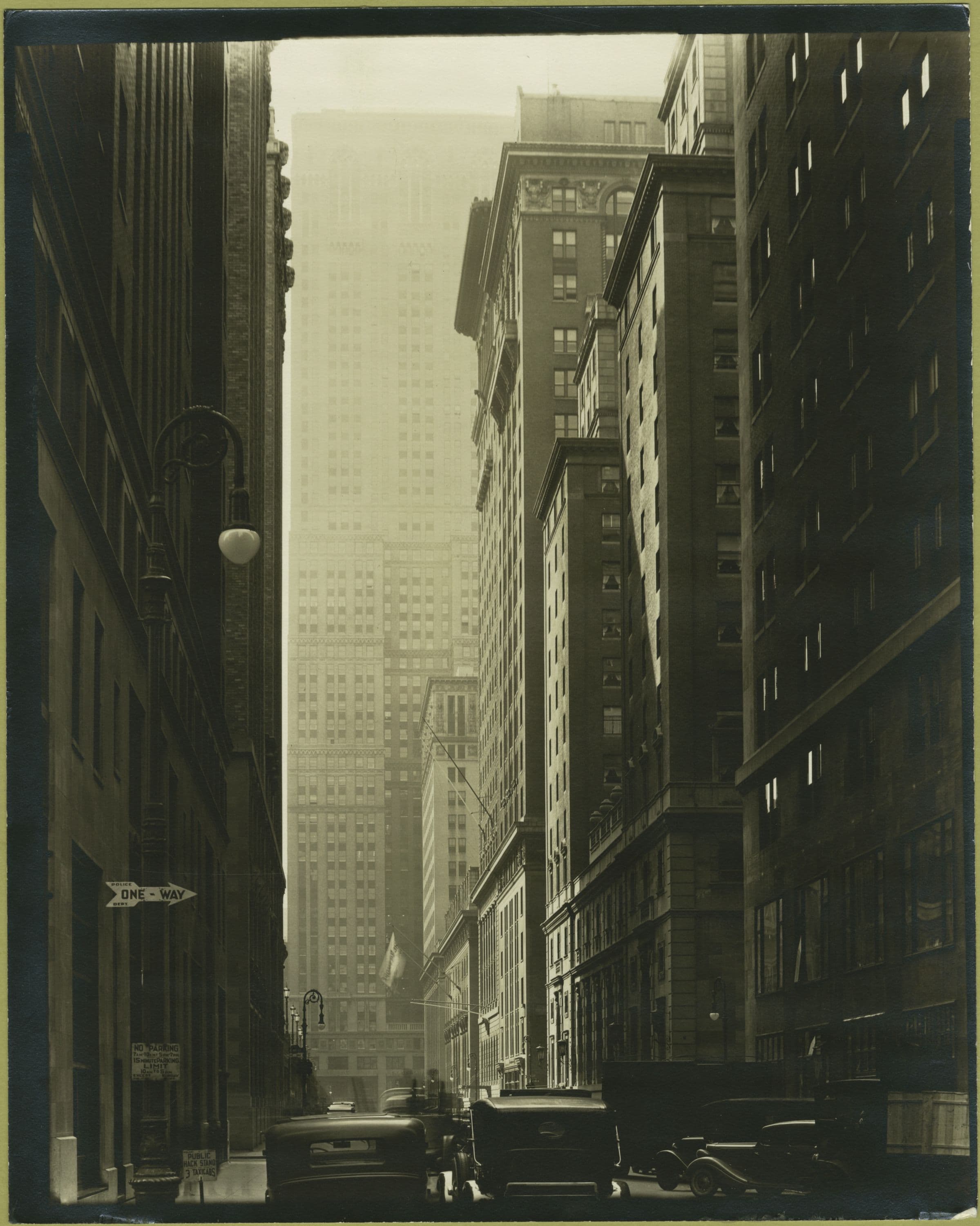 Manhattan: Vanderbilt Avenue - 46th Street.