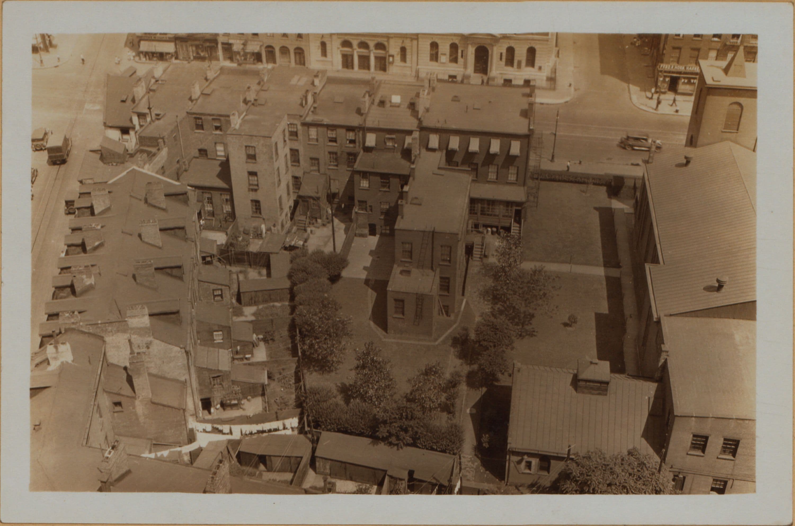 Manhattan: Hudson Street - Christopher Street