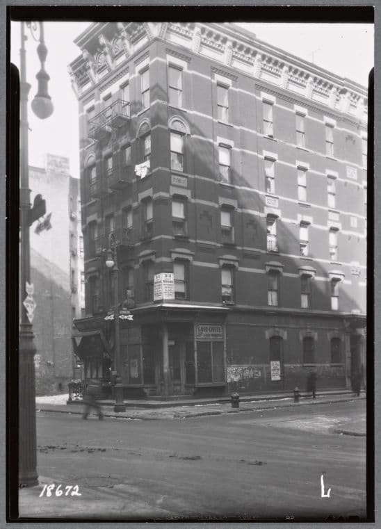 Tenement & storefront : Delancey St. - Lewis St., Manhattan